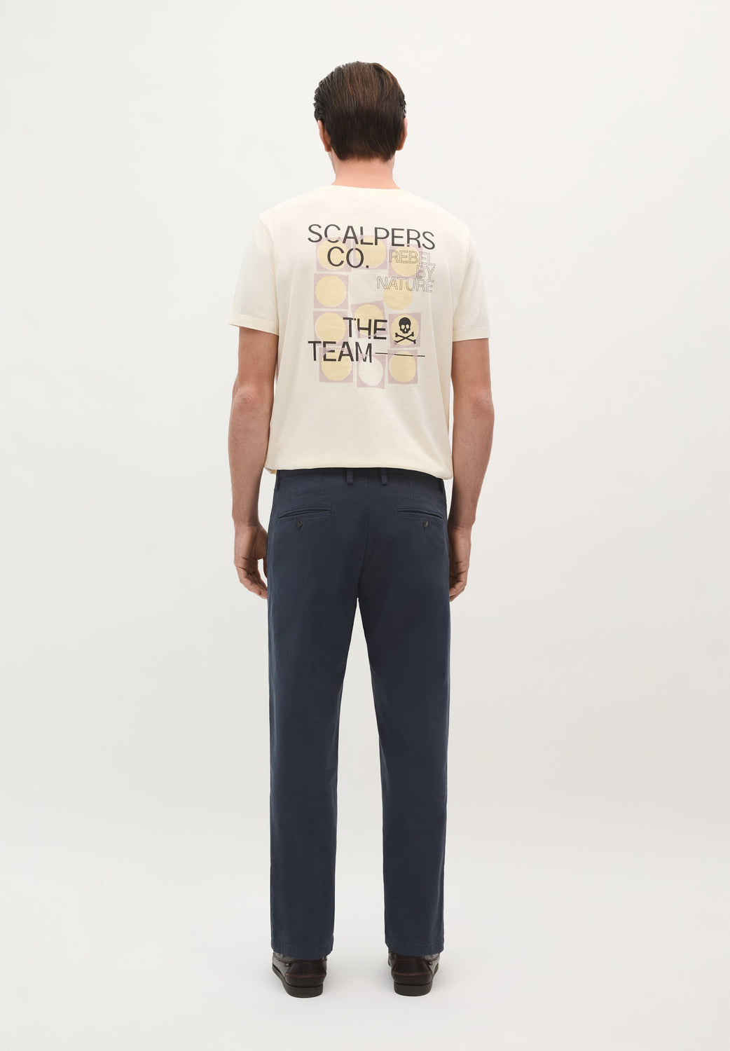 PANTALÓN CHINO PINZAS RELAXED - Scalpers