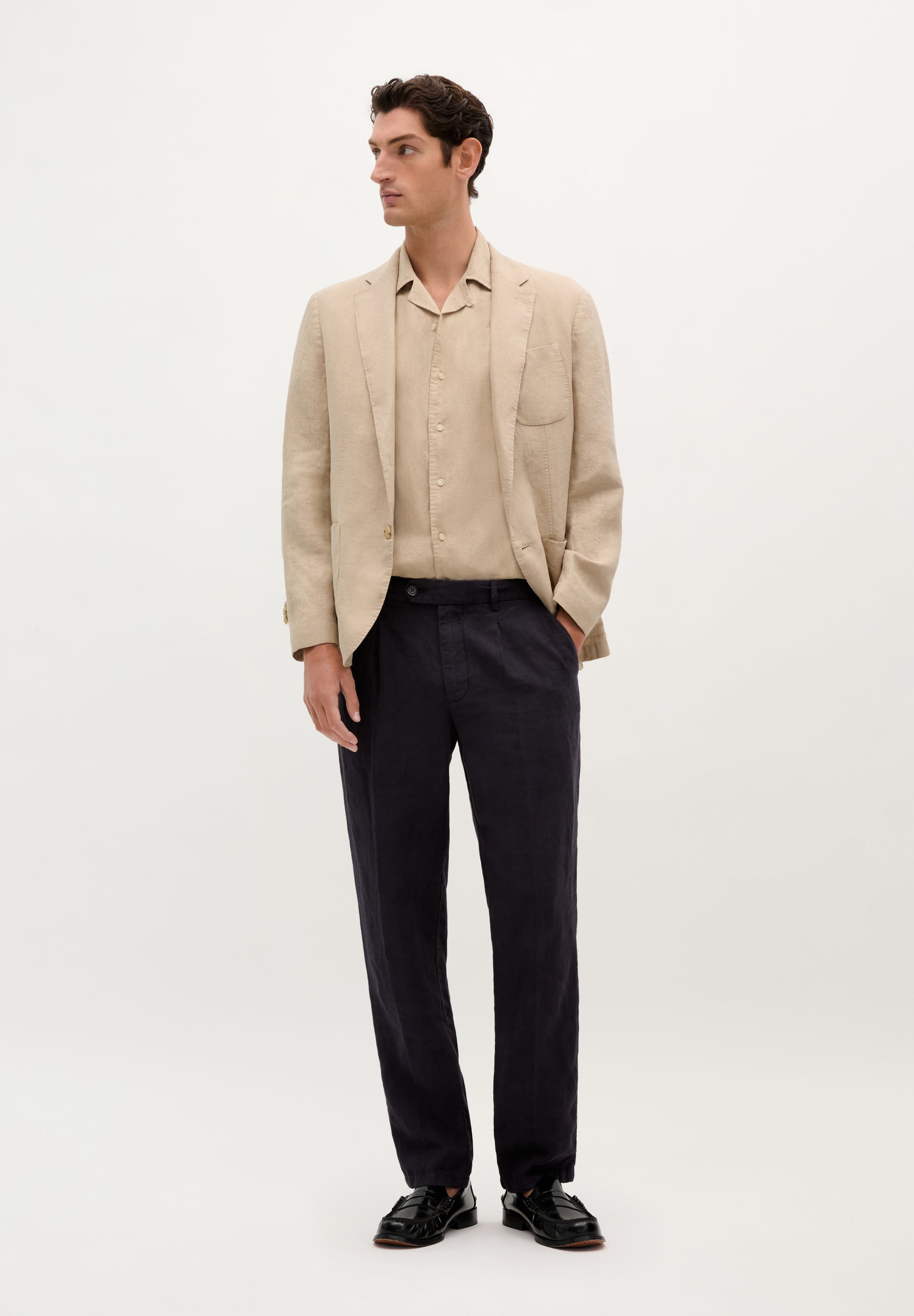 LINEN TROUSERS WITH DARTS