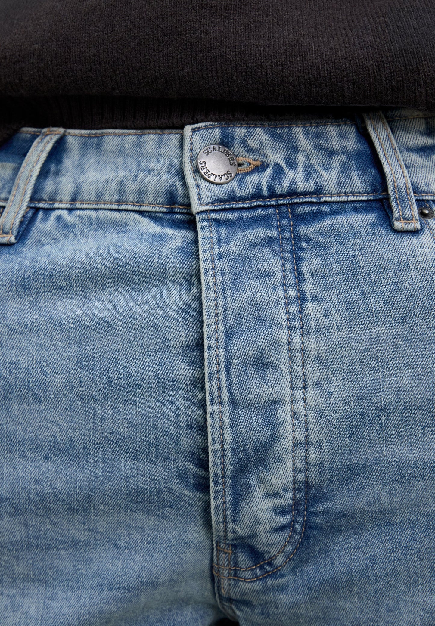 REGULAR JEANS