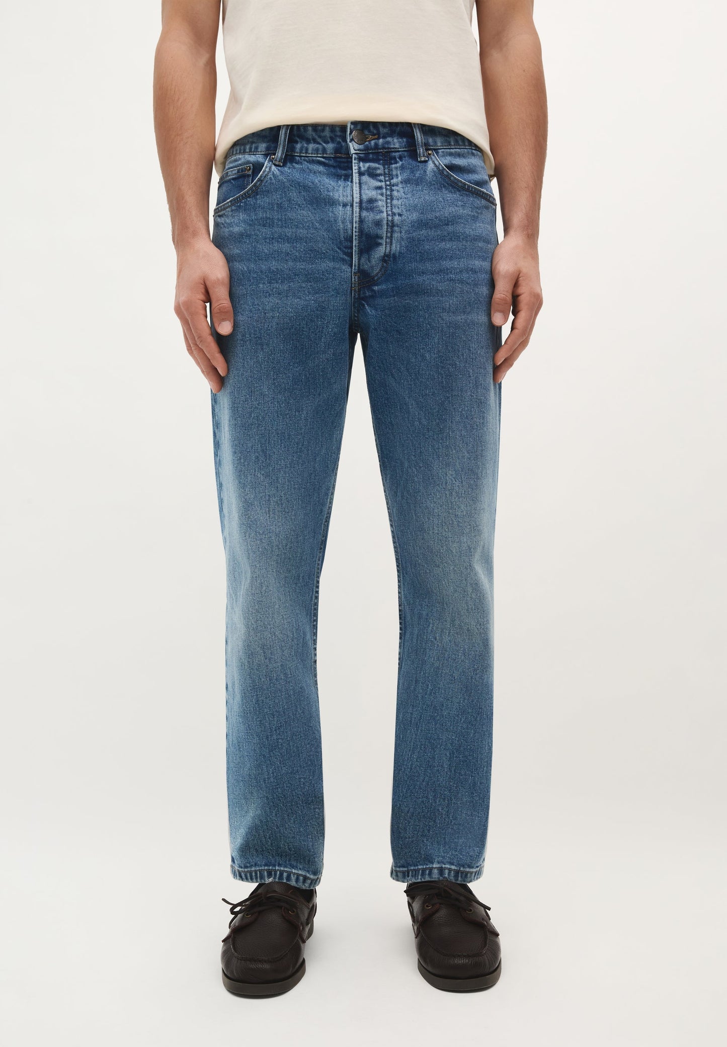 REGULAR FIT JEANS
