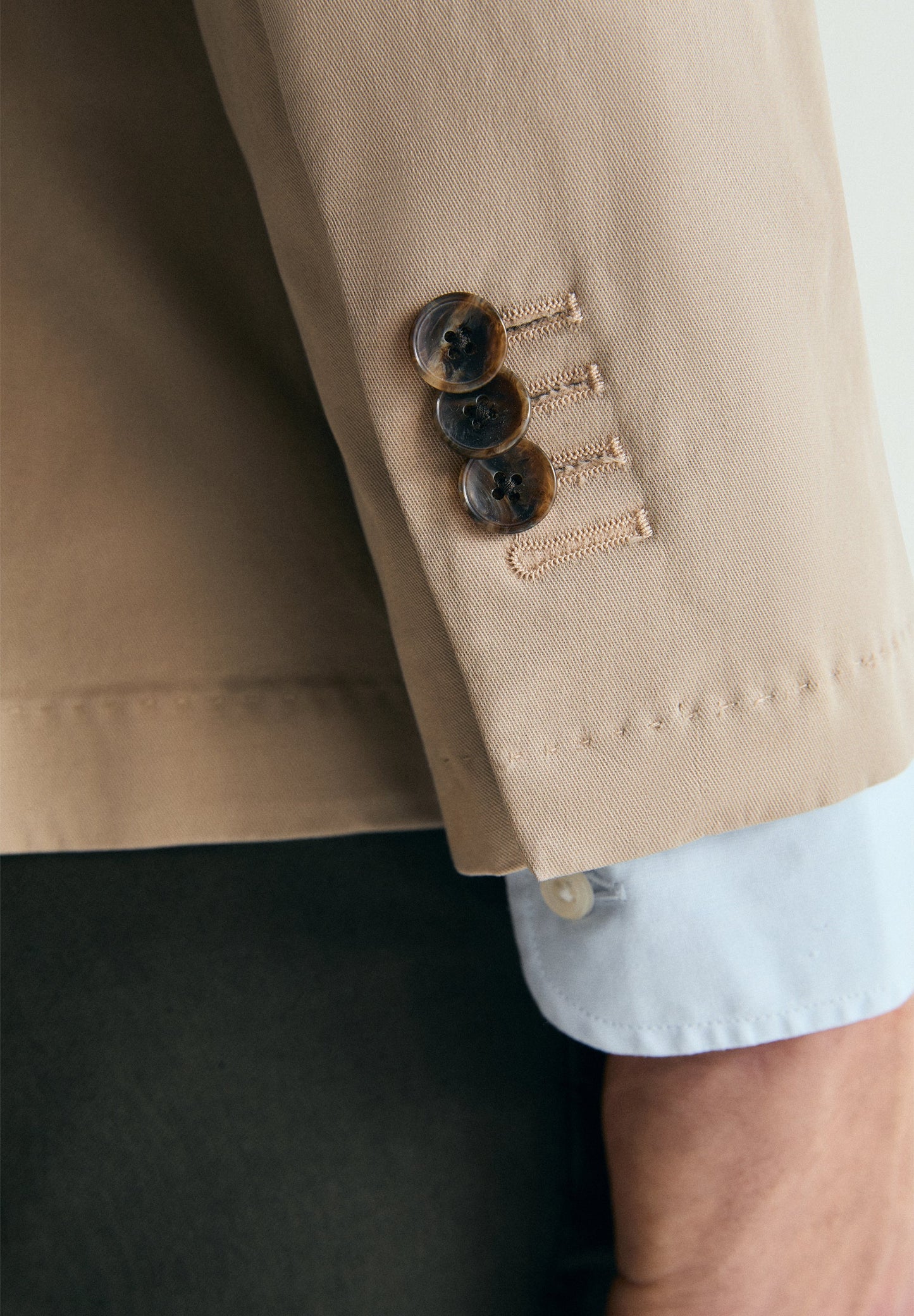 BLAZER ENTALLADA BOLSILLOS
