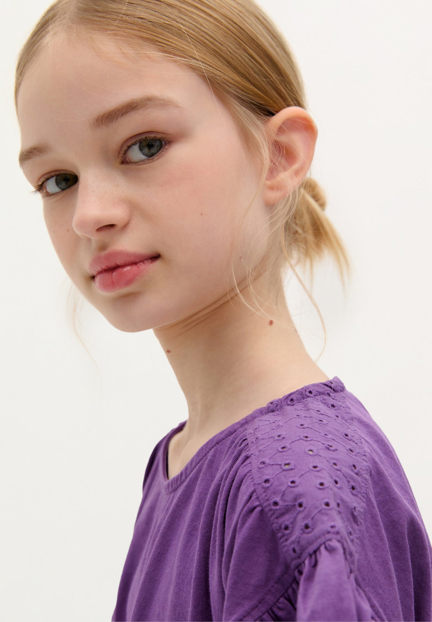 RUFFLE SLEEVE T-SHIRT