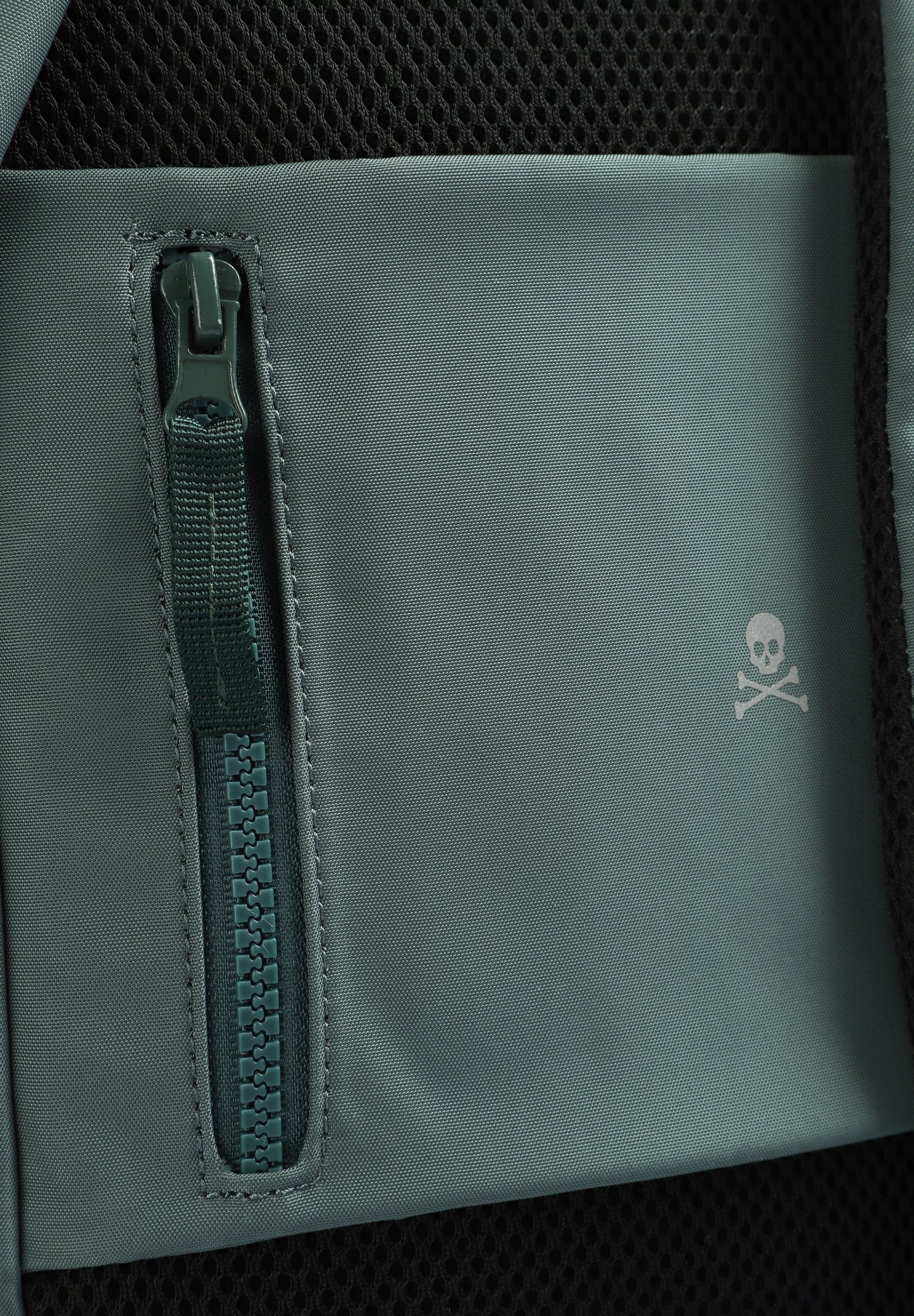 TECHNICAL TRAVEL BACKPACK