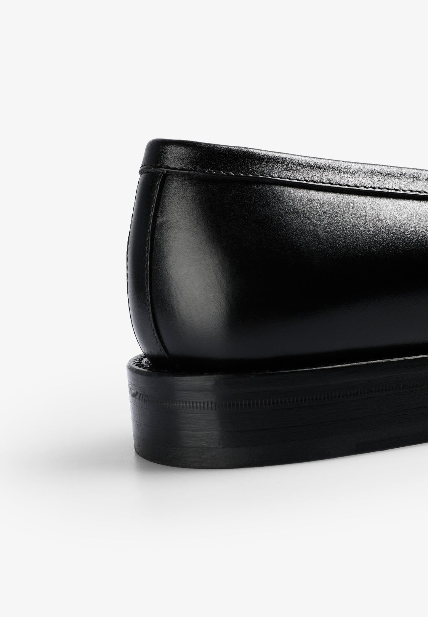 LEATHER LOAFERS WITH APRON