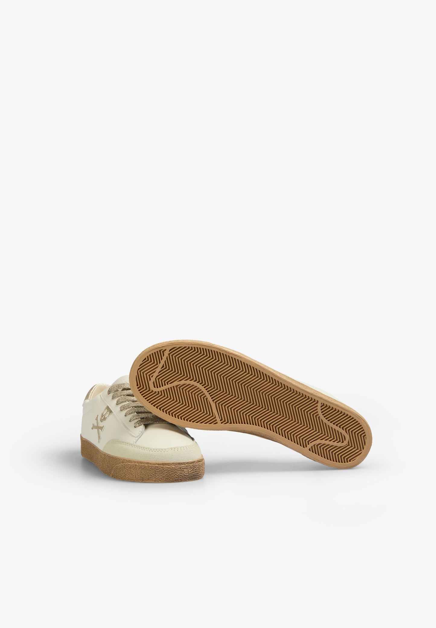 LOW TOP SNEAKERS WITH METALLIC SKULL