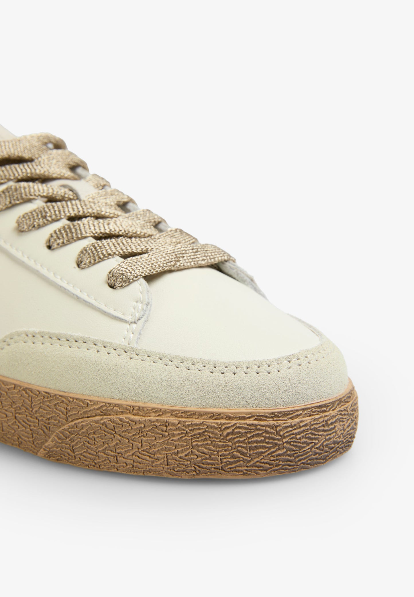 LOW TOP SNEAKERS WITH METALLIC SKULL