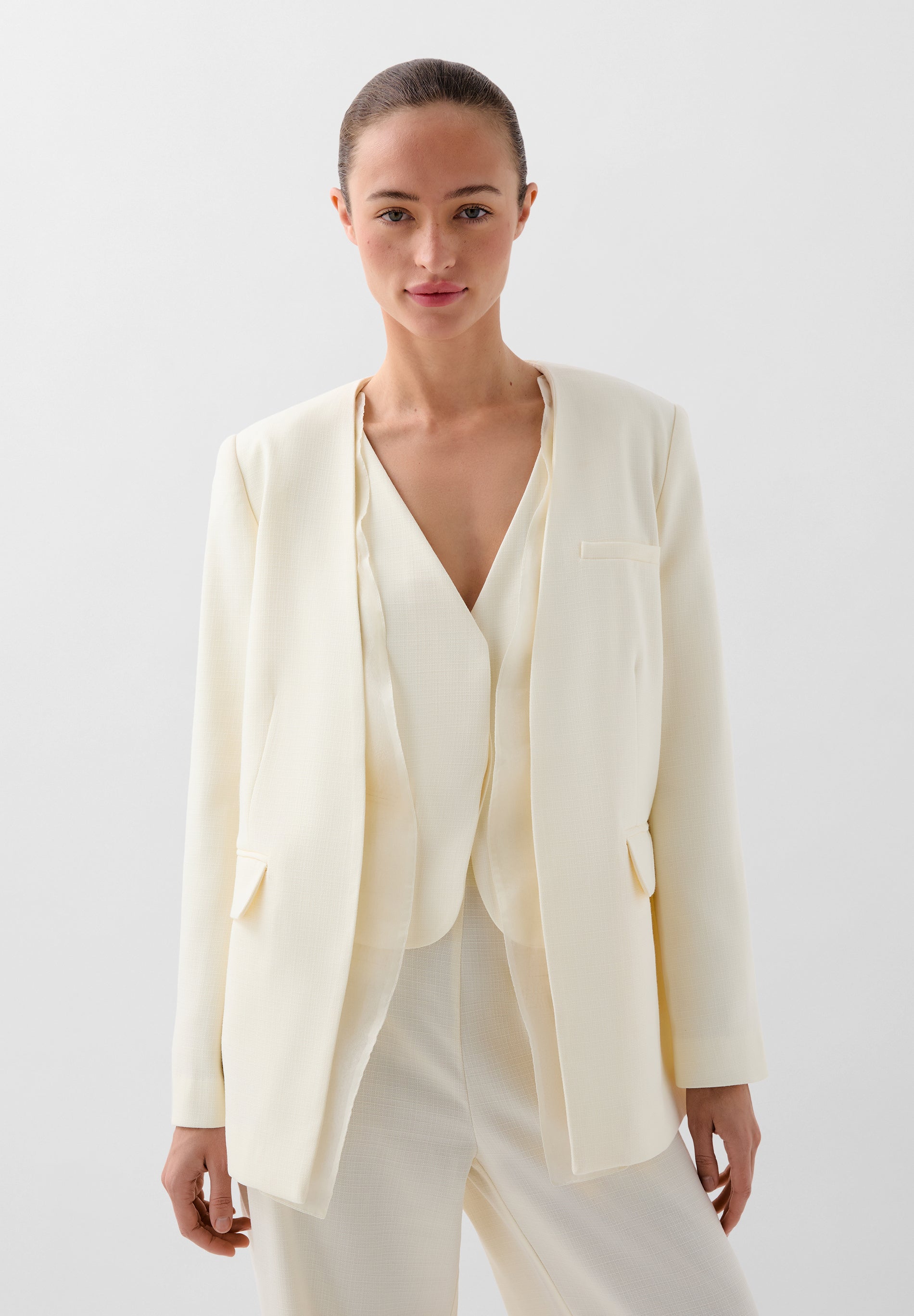 PLAIN BLAZER WITH ORGANZA DETAIL