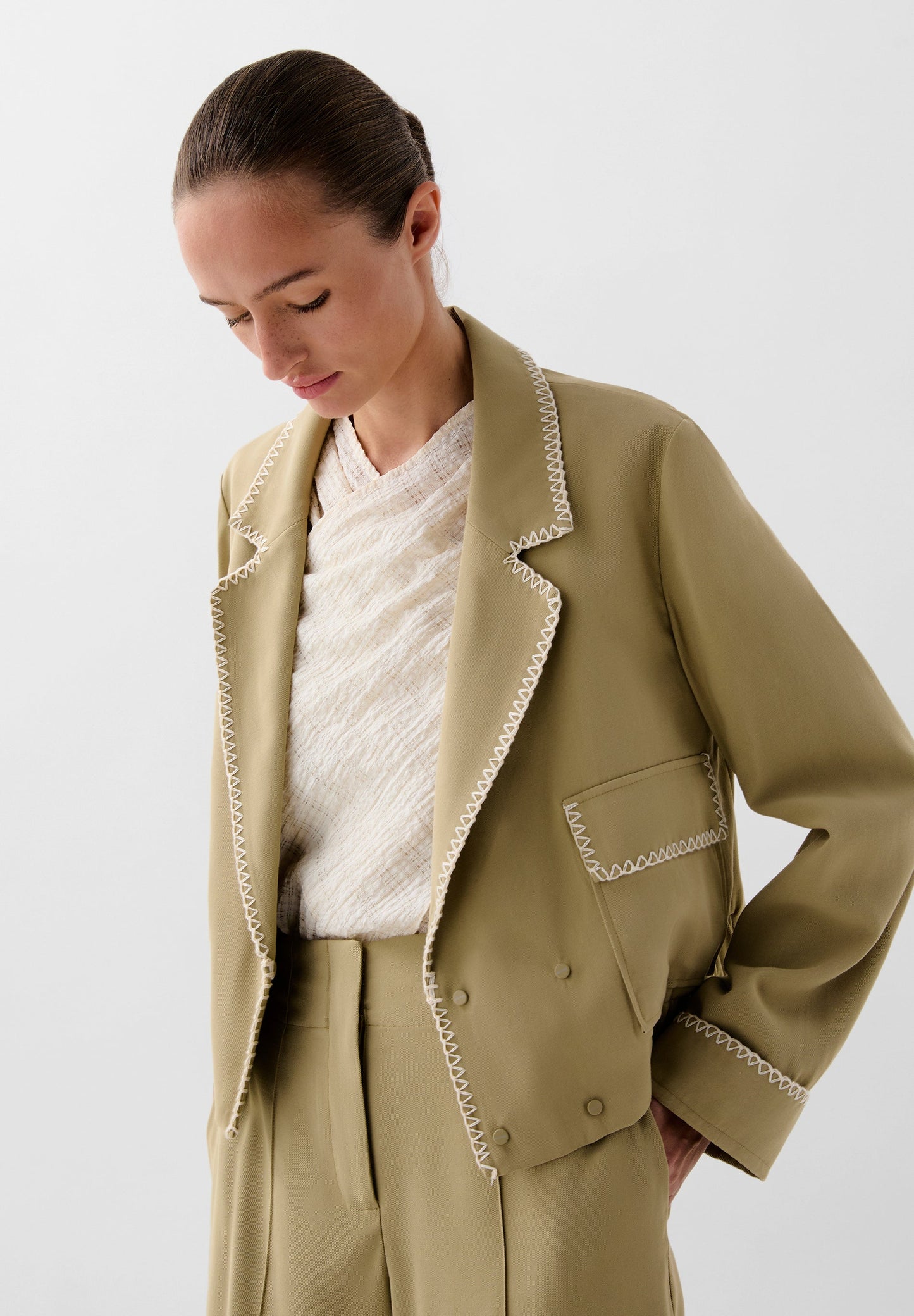 BLAZER WITH SEAM DETAIL