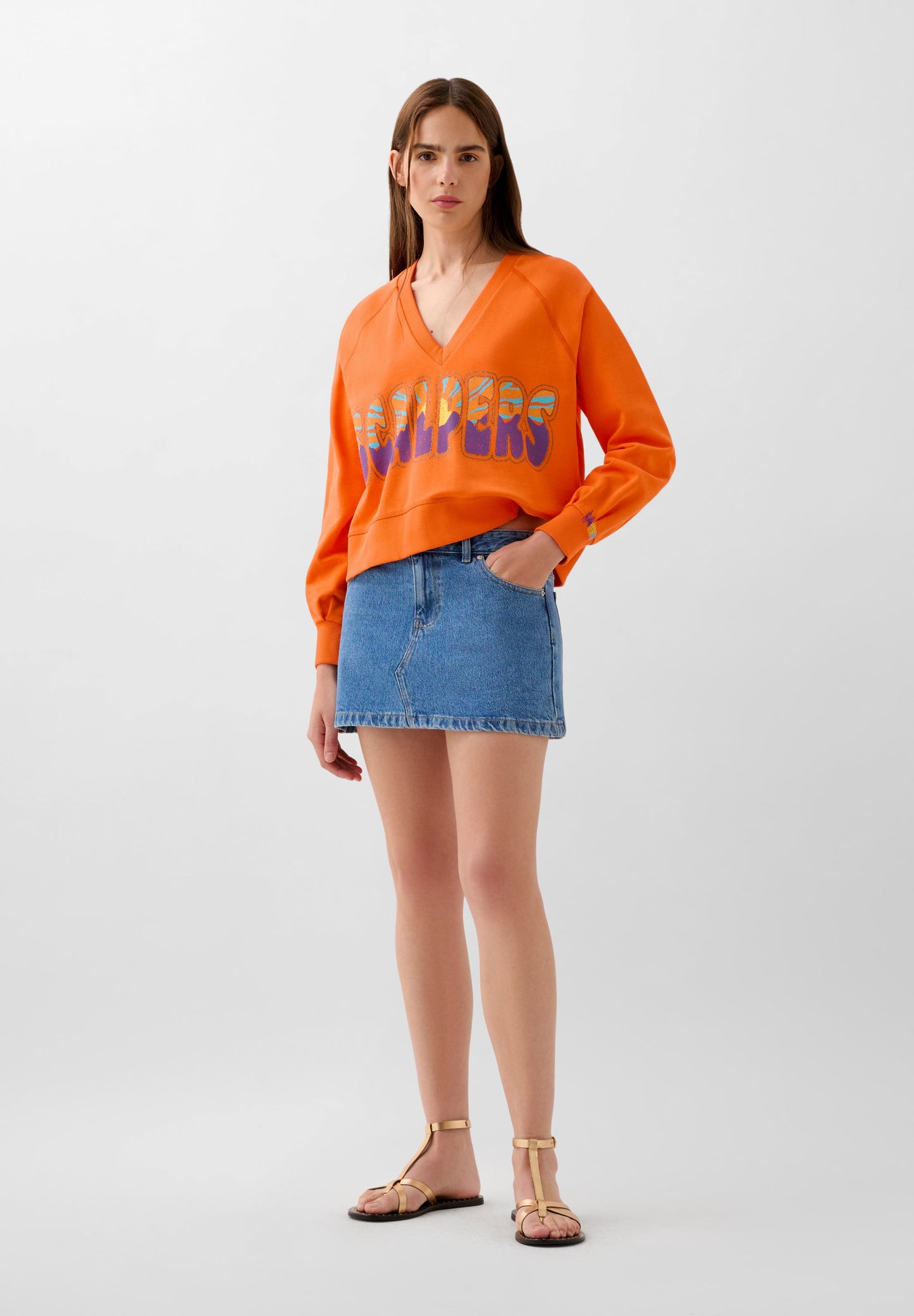 SWEATSHIRT WITH CONTRAST EMBROIDERY