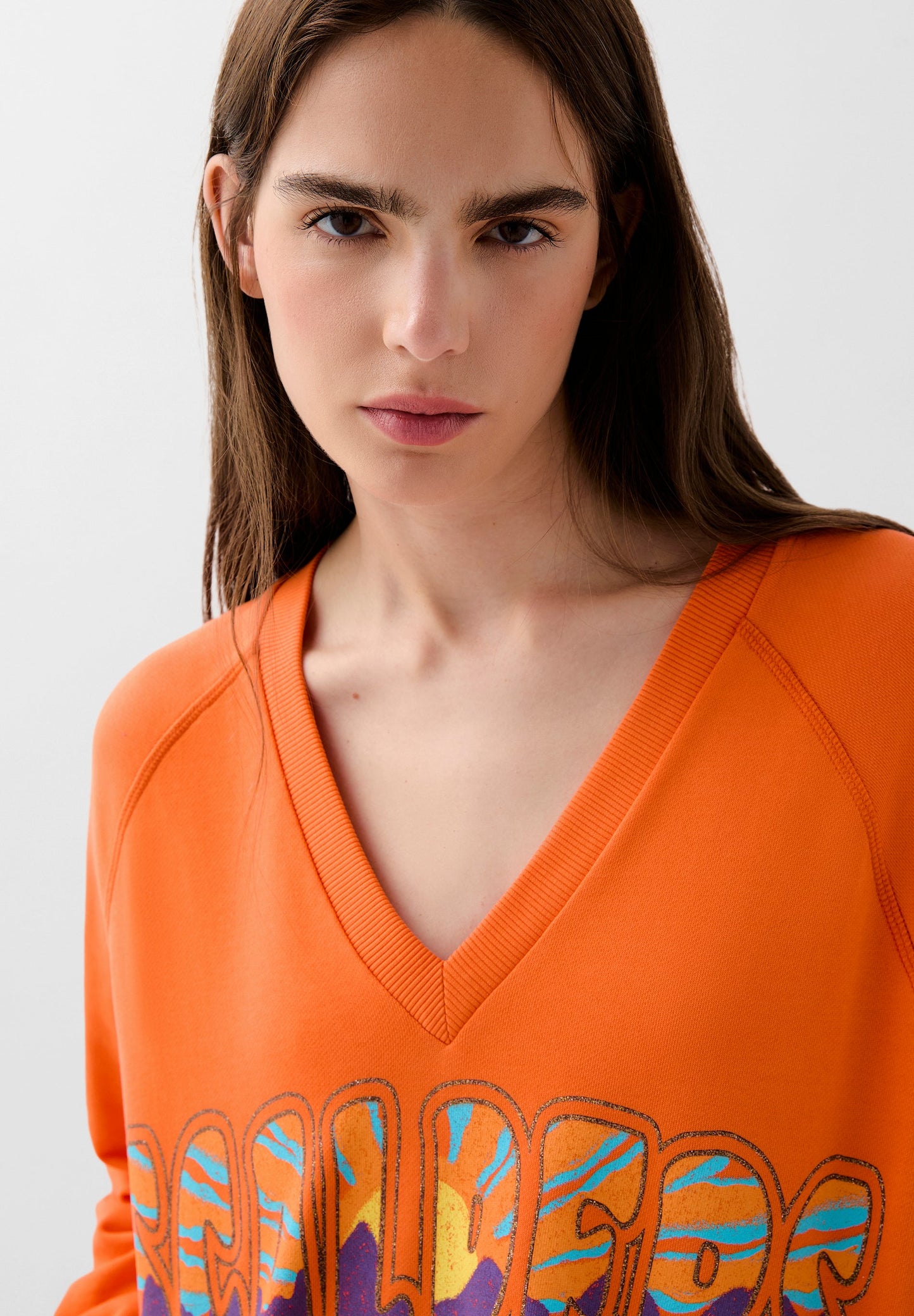 SWEATSHIRT WITH CONTRAST EMBROIDERY