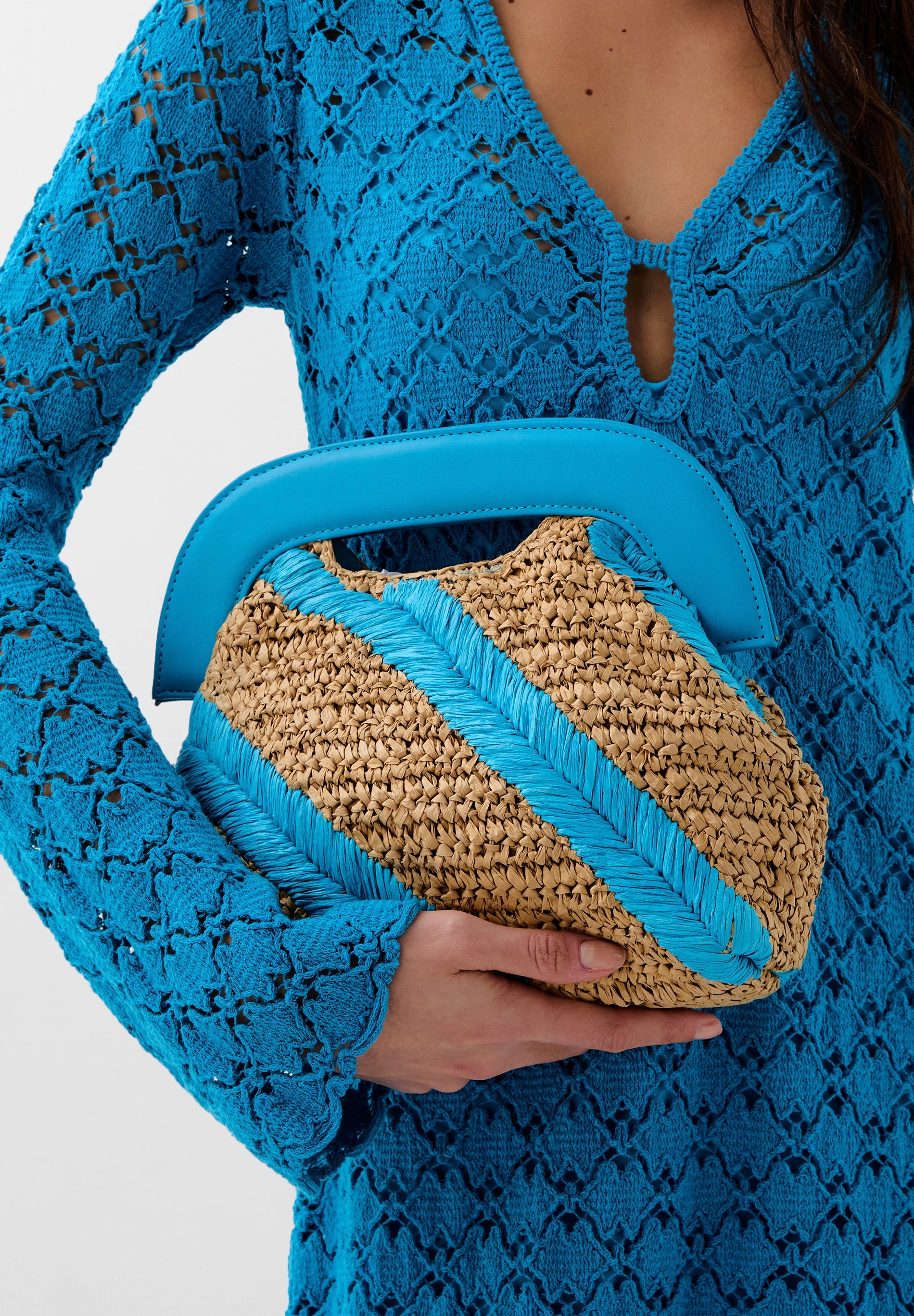 TWO-TONE STRIPED RAFFIA BAG