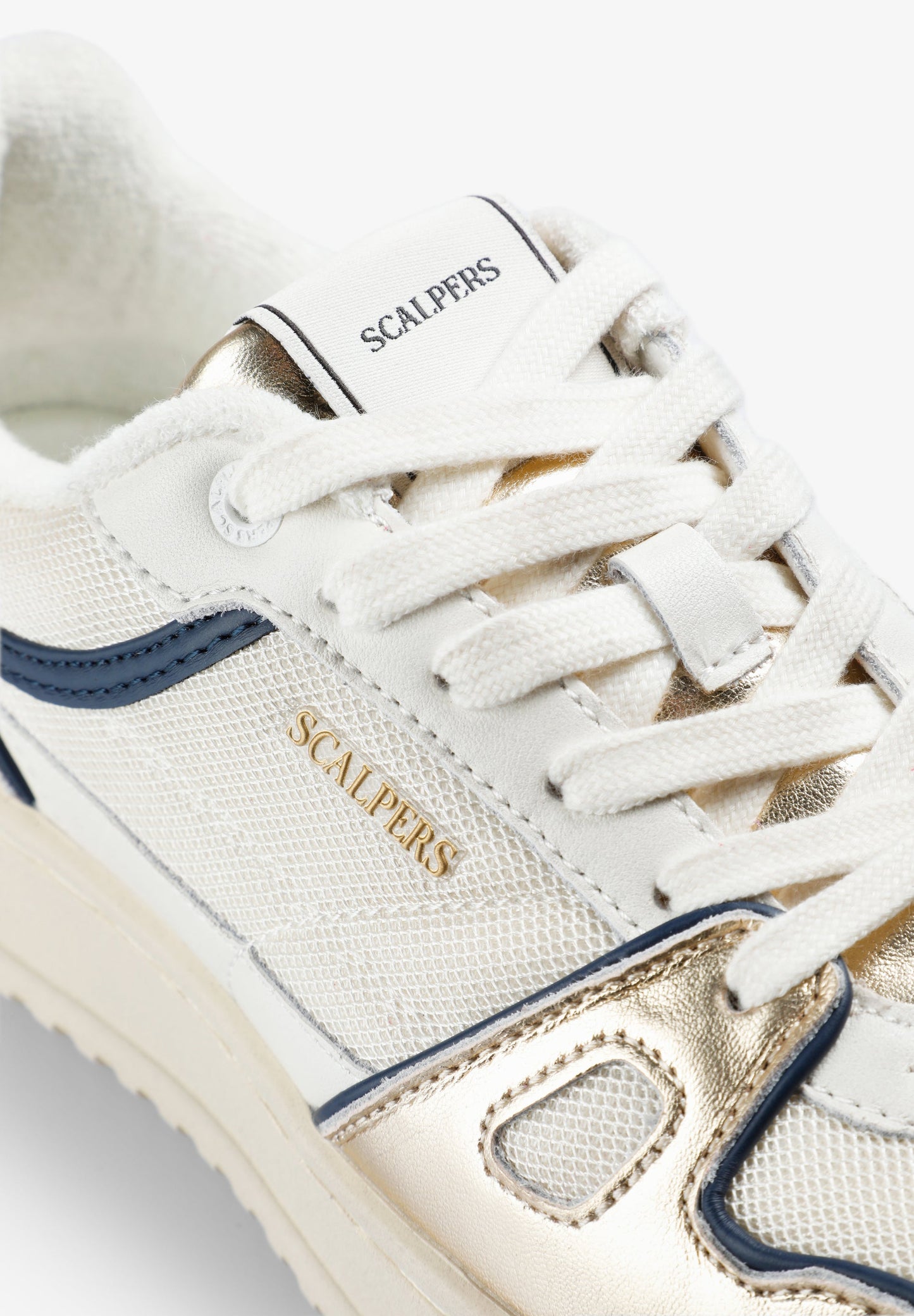 SNEAKERS WITH CONTRAST SKULL