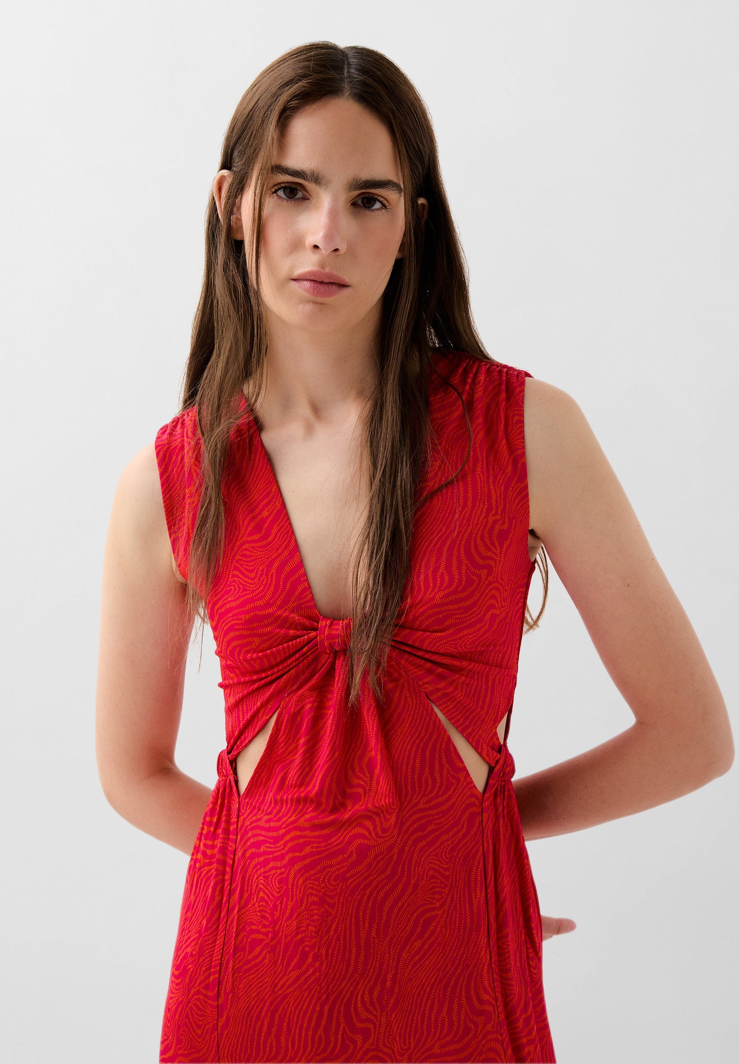 DRESS WITH KNOT DETAIL AND SLITS