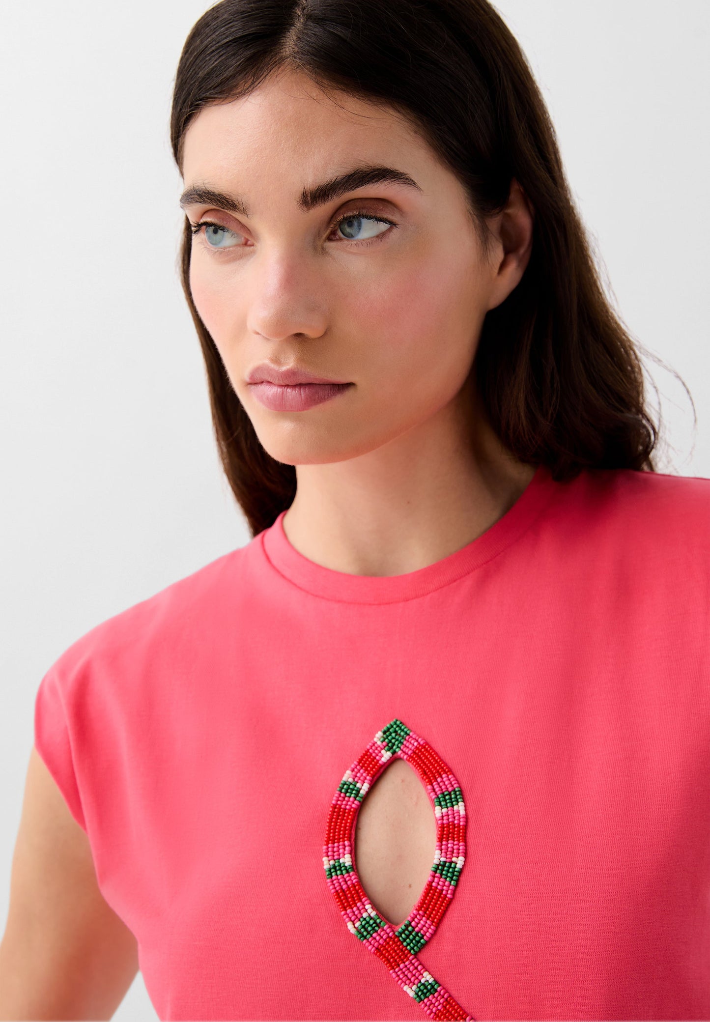 T-SHIRT WITH BEADED OPENING DETAIL