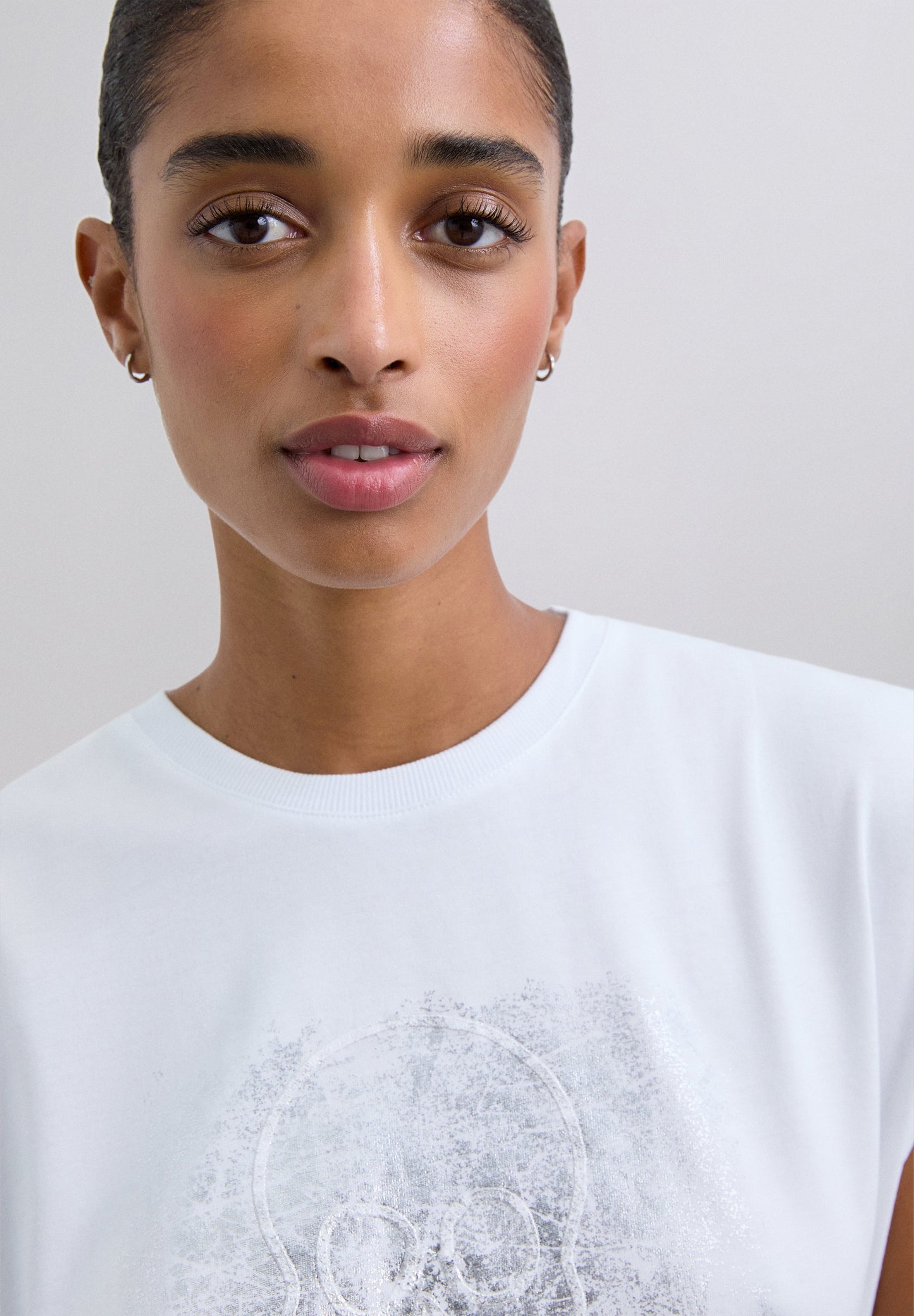 METALLIC SKULL PRINT T-SHIRT