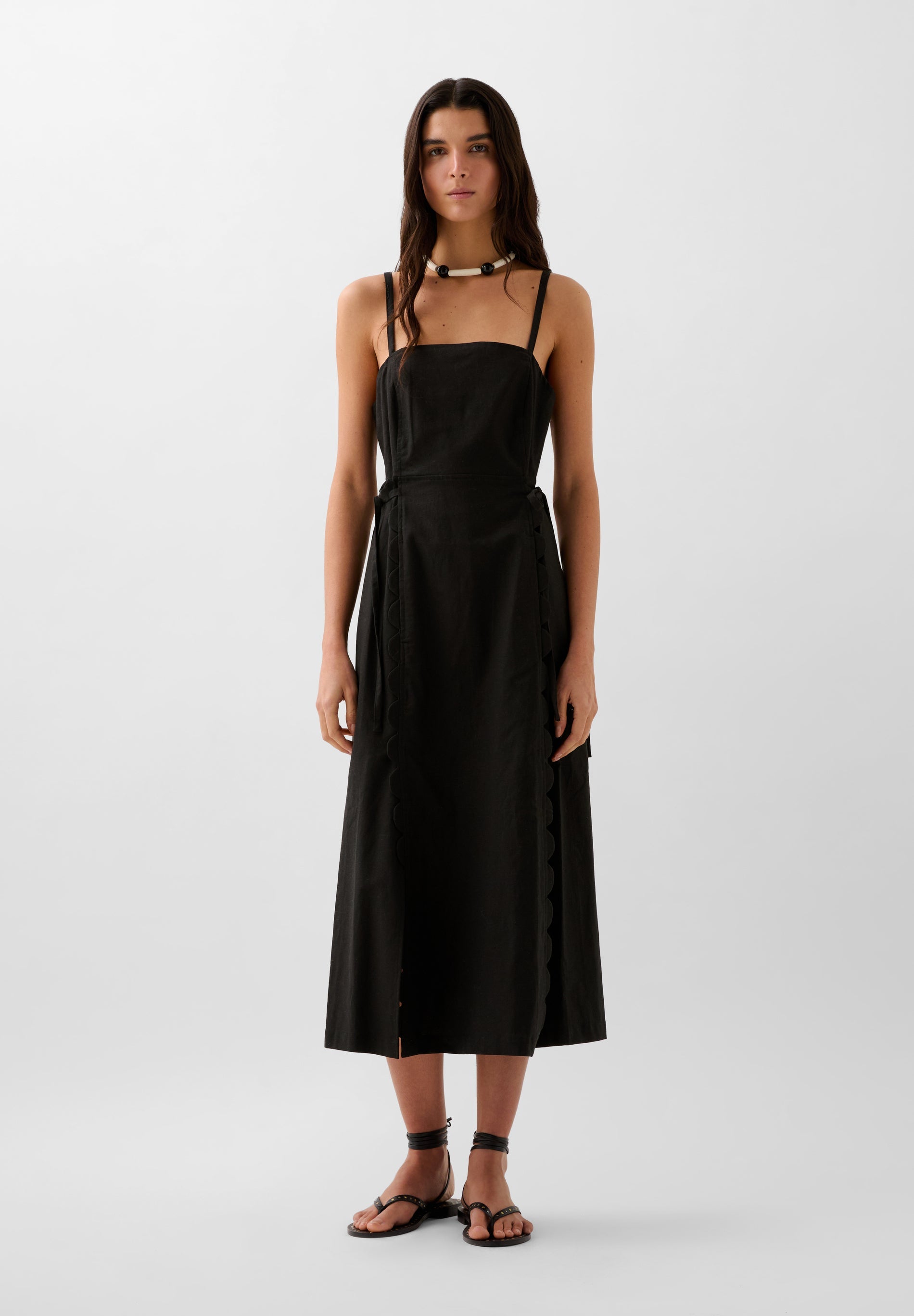 DRESS WITH VENTS AND BOW