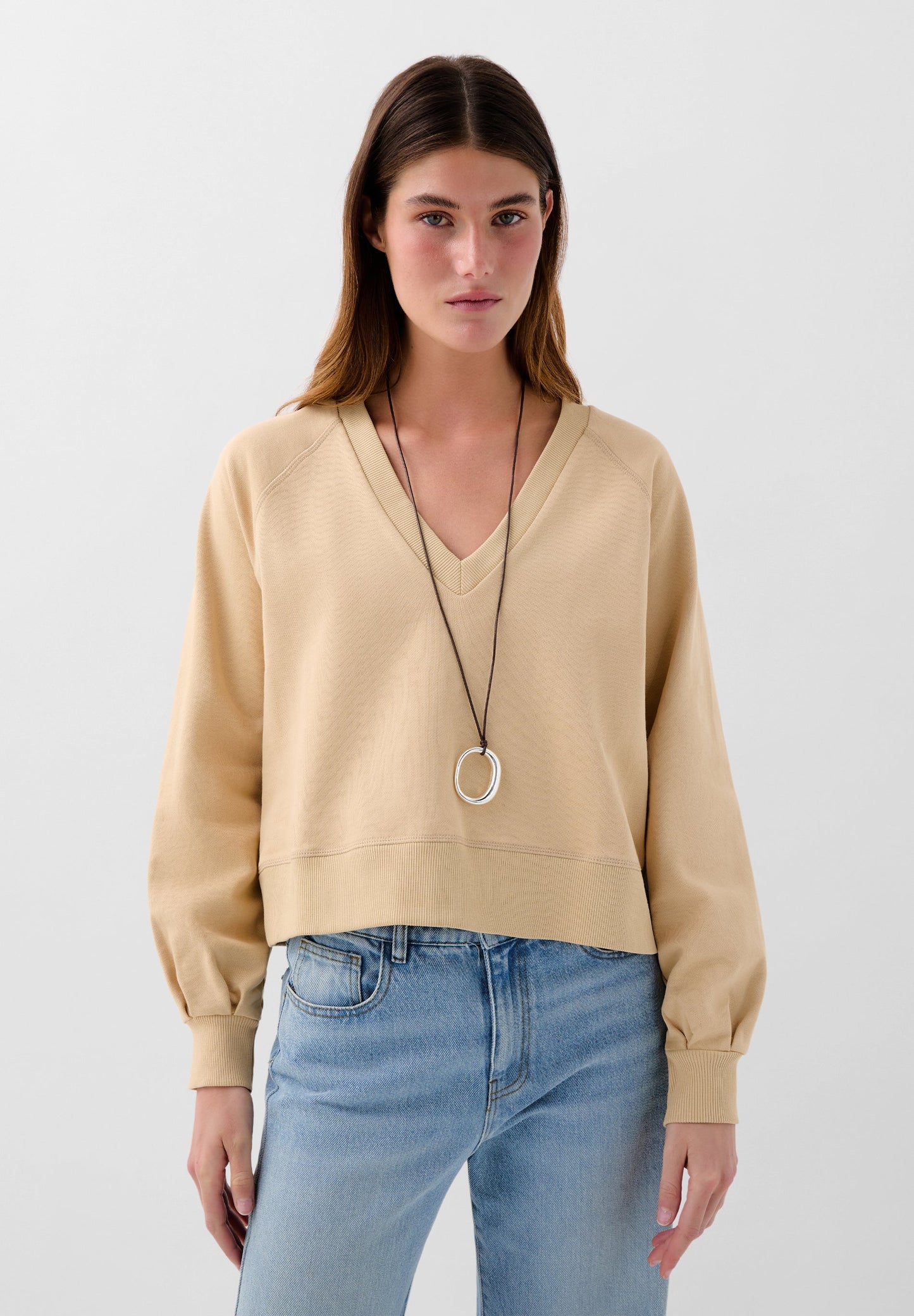 BASIC V-NECK SWEATSHIRT