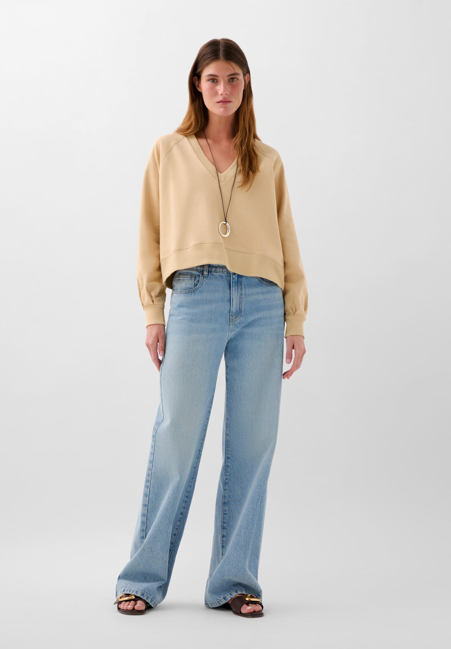 BASIC V-NECK SWEATSHIRT