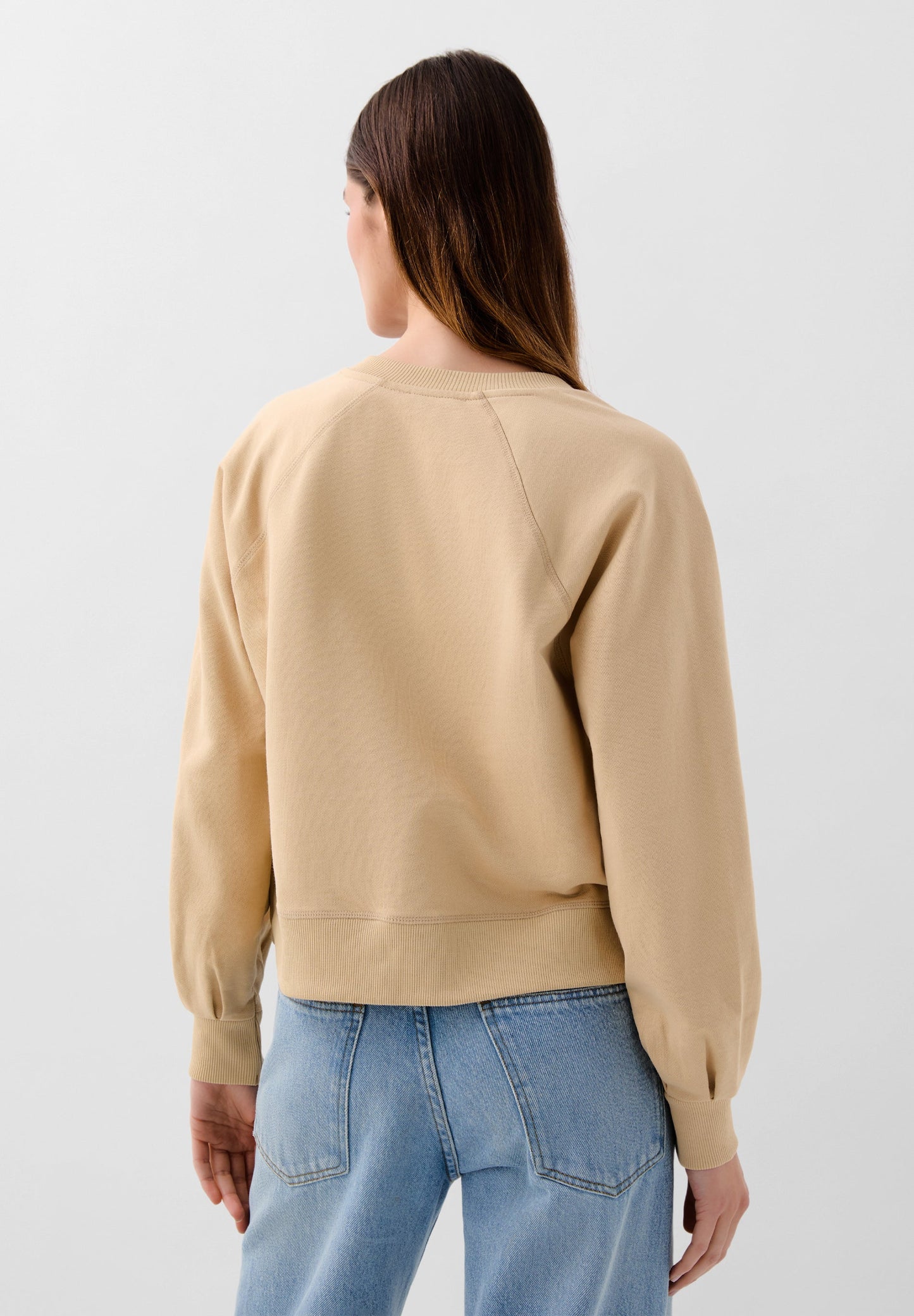 BASIC V-NECK SWEATSHIRT