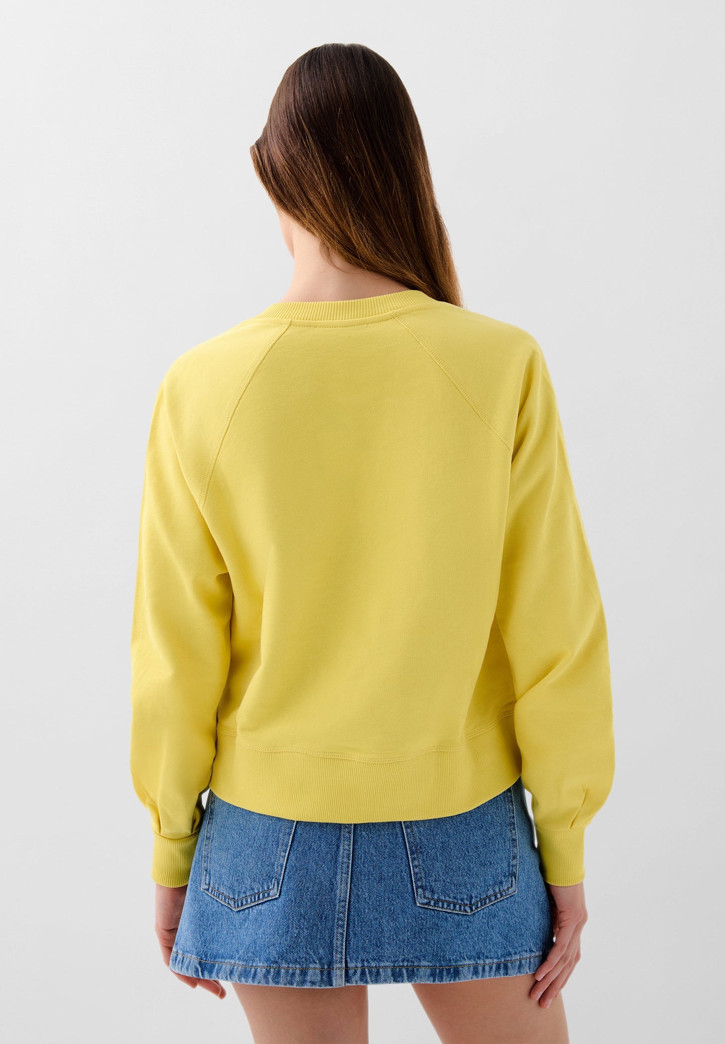 BASIC V-NECK SWEATSHIRT