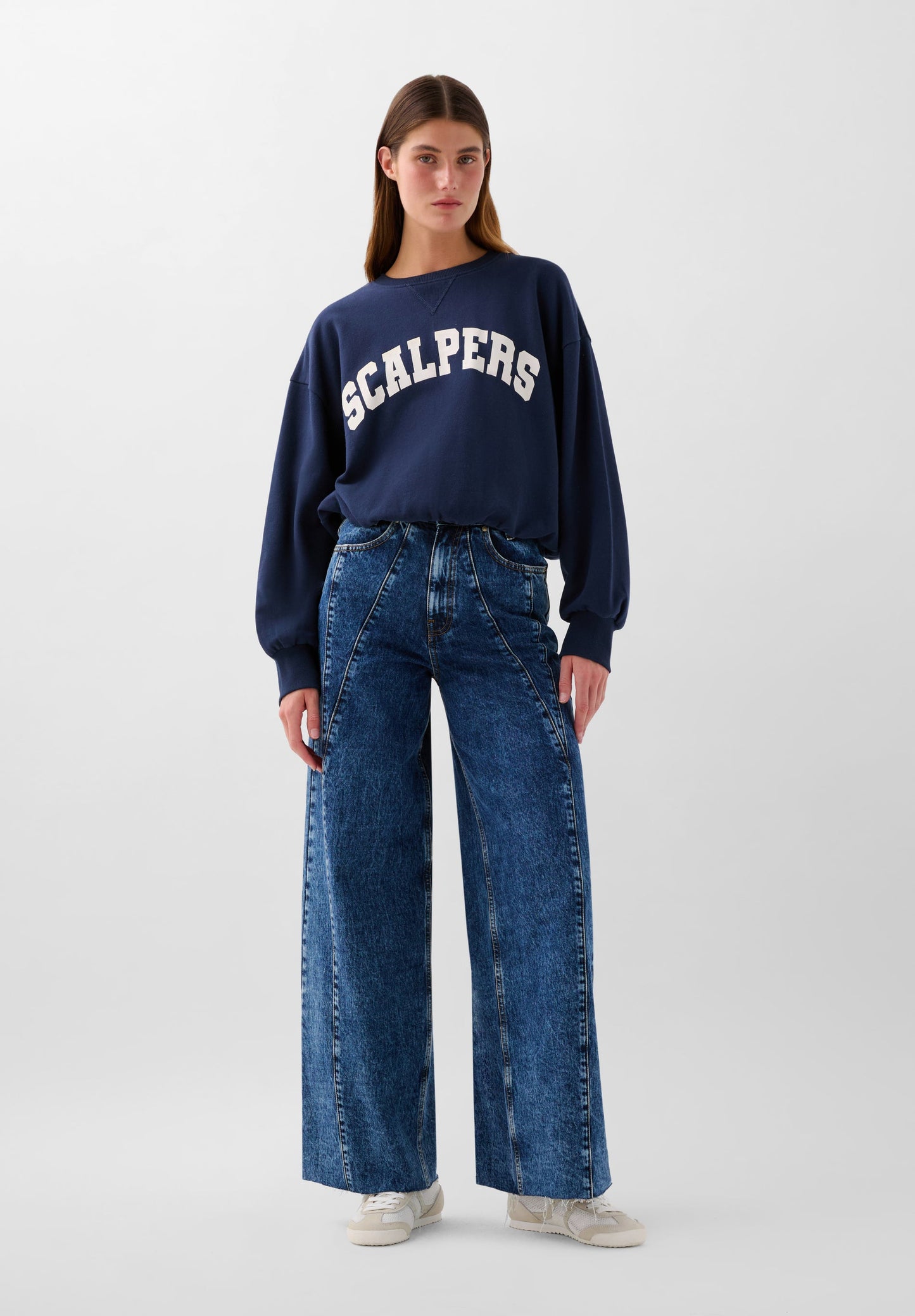 CONTRAST LOGO SWEATSHIRT