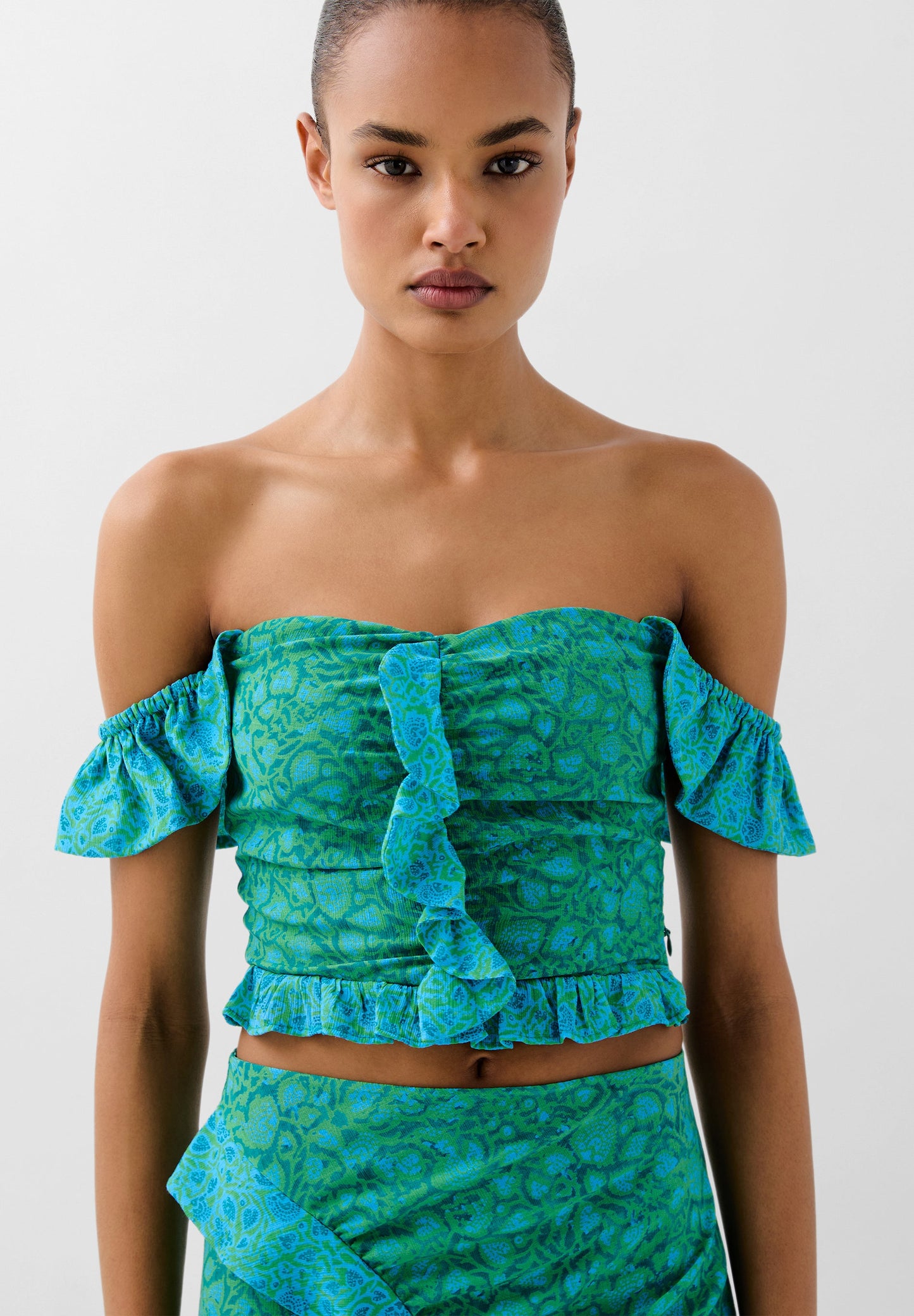 PRINTED CROP TOP WITH RUFFLE