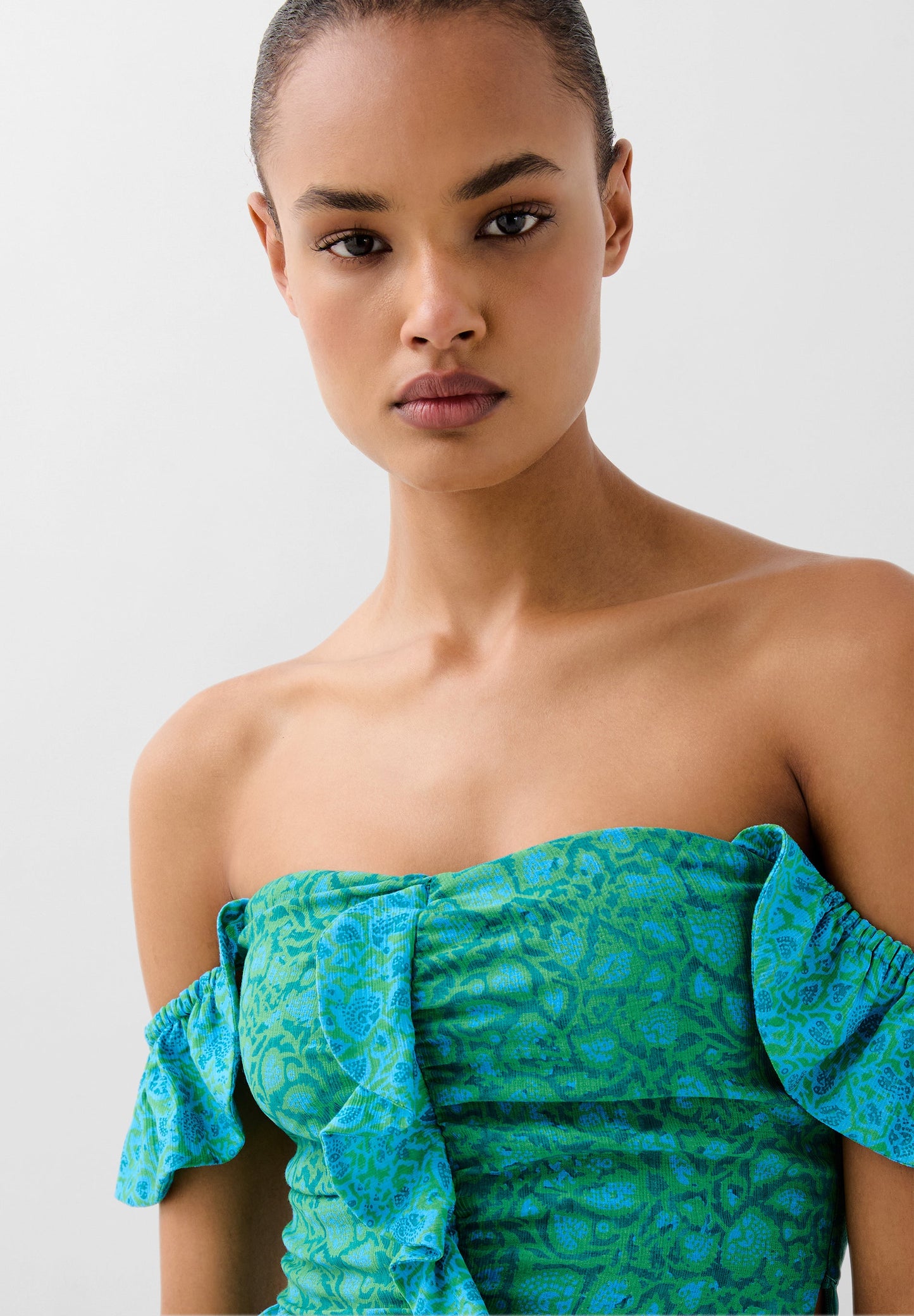 PRINTED CROP TOP WITH RUFFLE