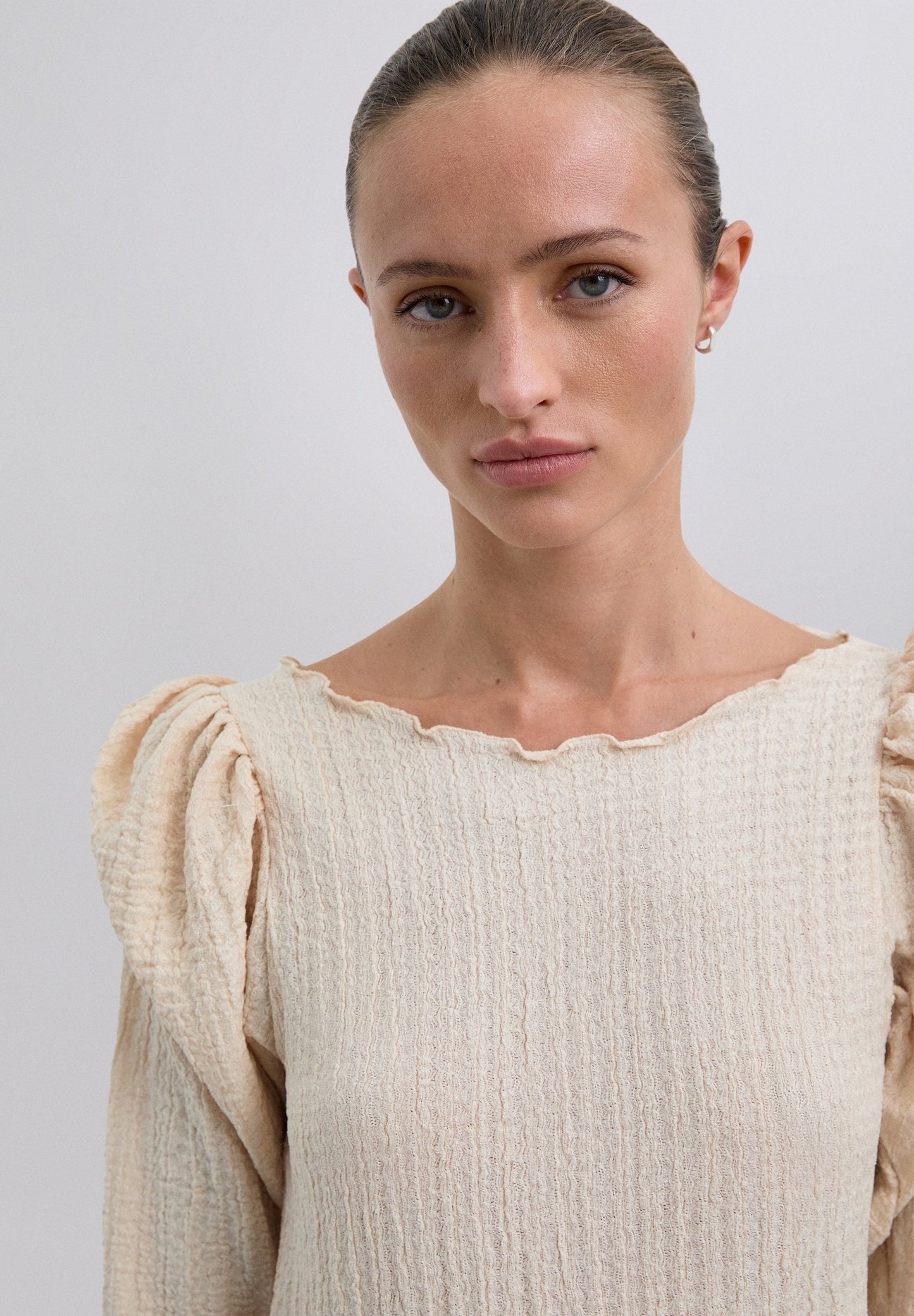 LONG SLEEVE RUFFLED T-SHIRT