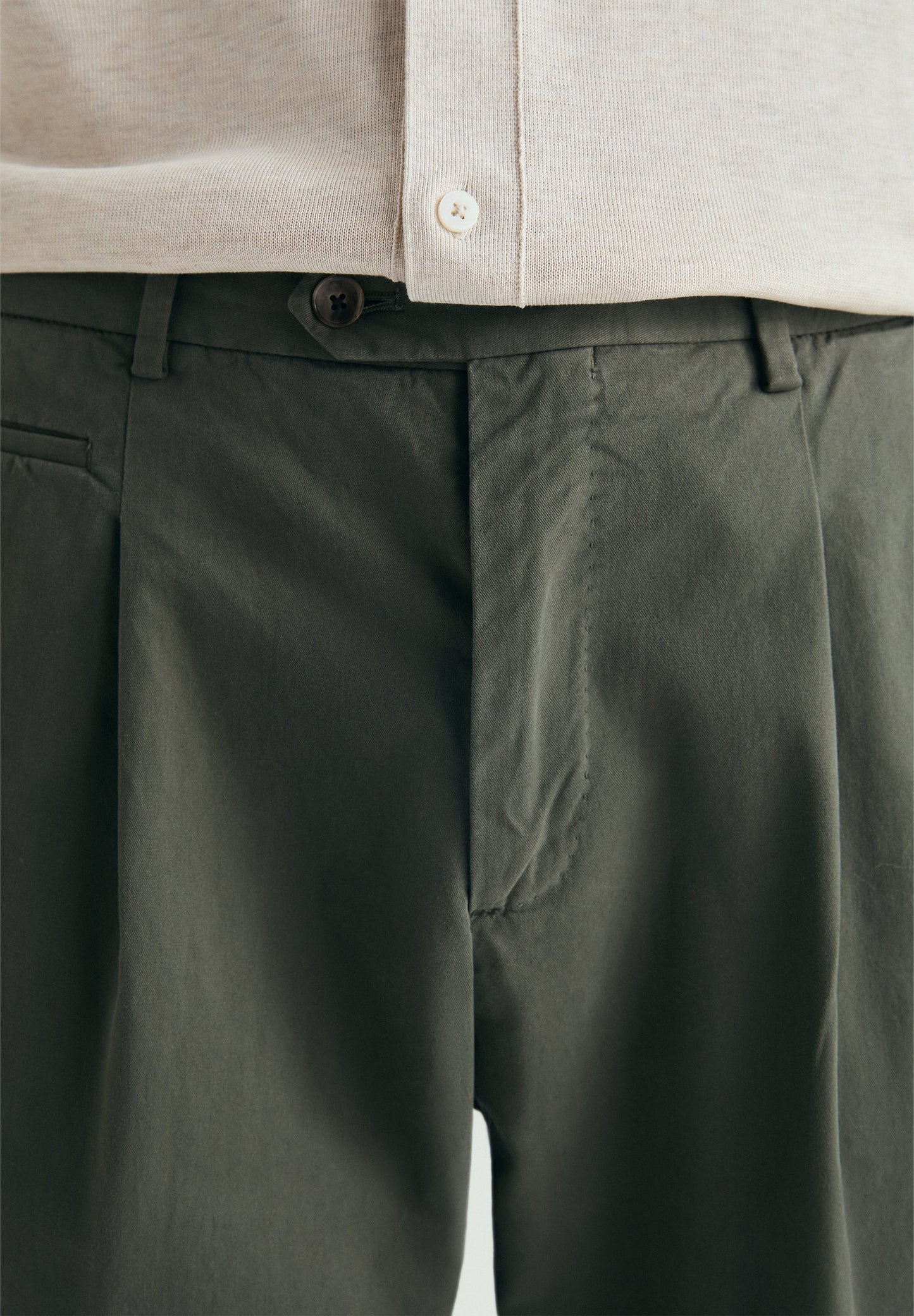 CHINO TROUSERS WITH DARTS