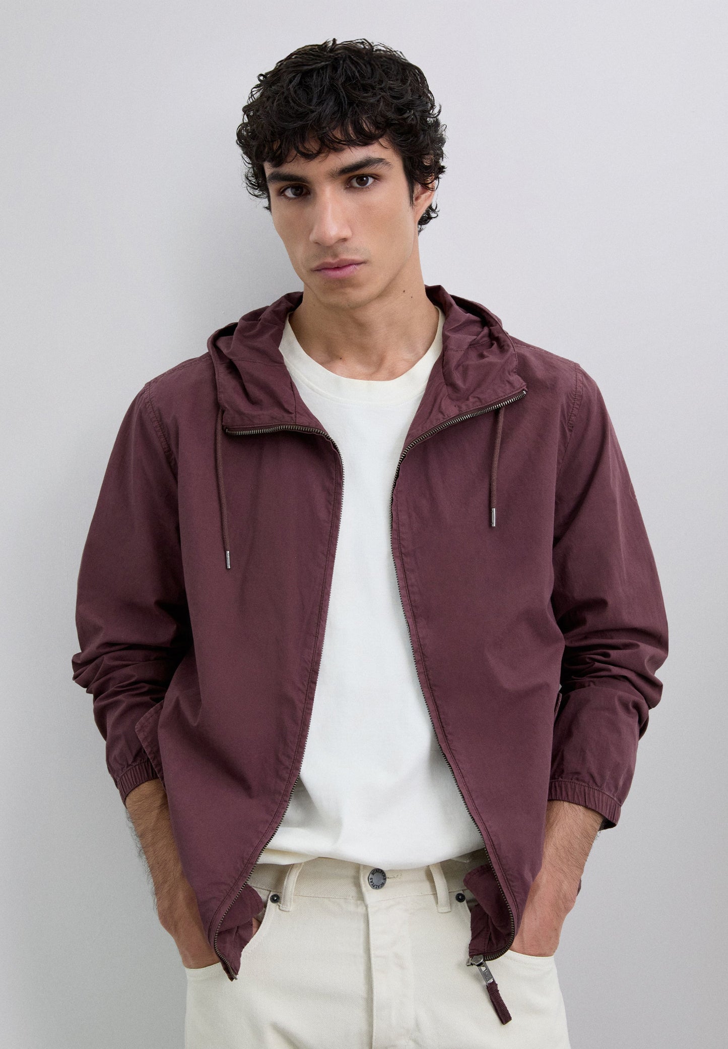 LIGHTWEIGHT JACKET WITH HOOD