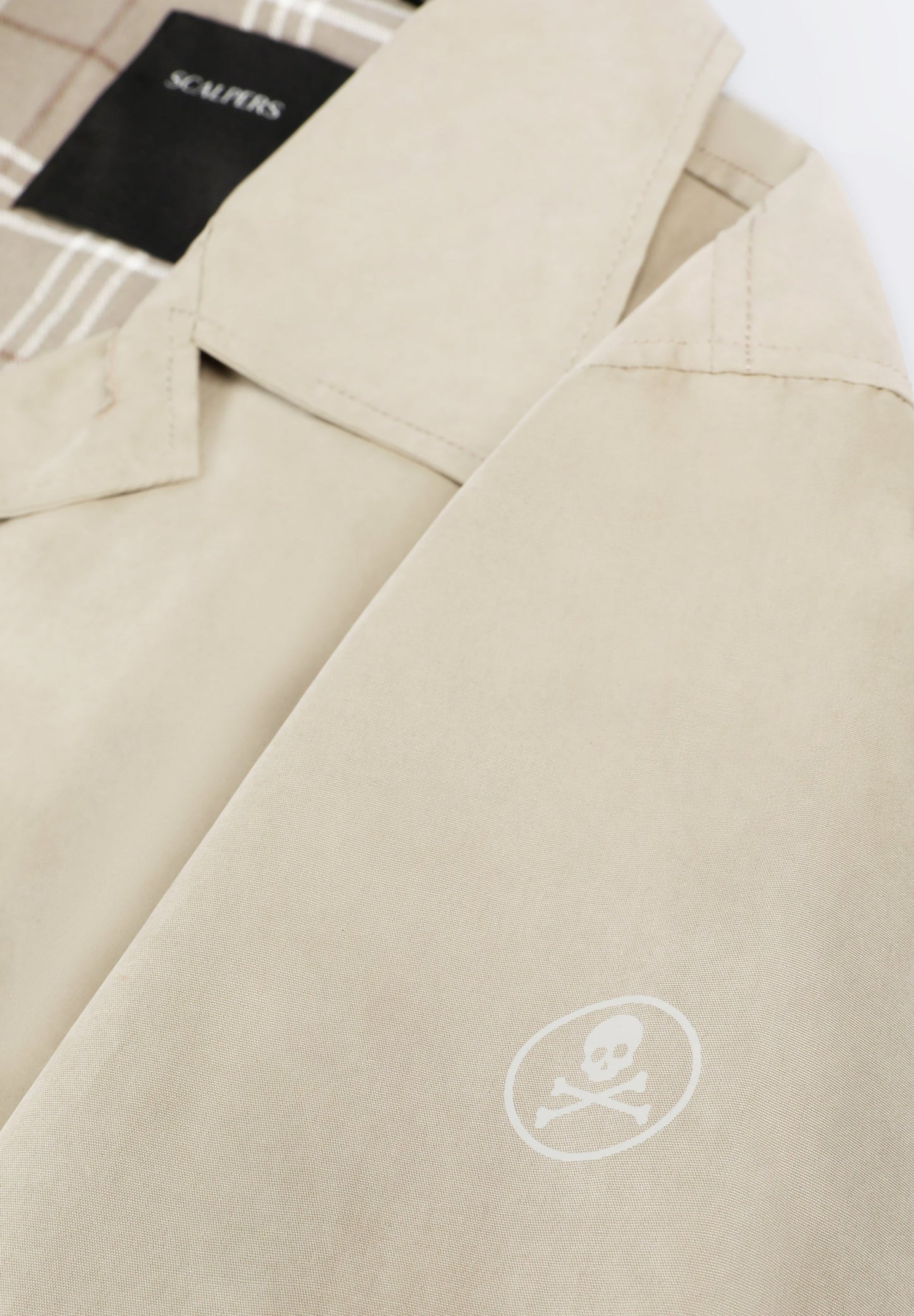 TRENCH COAT WITH SKULL