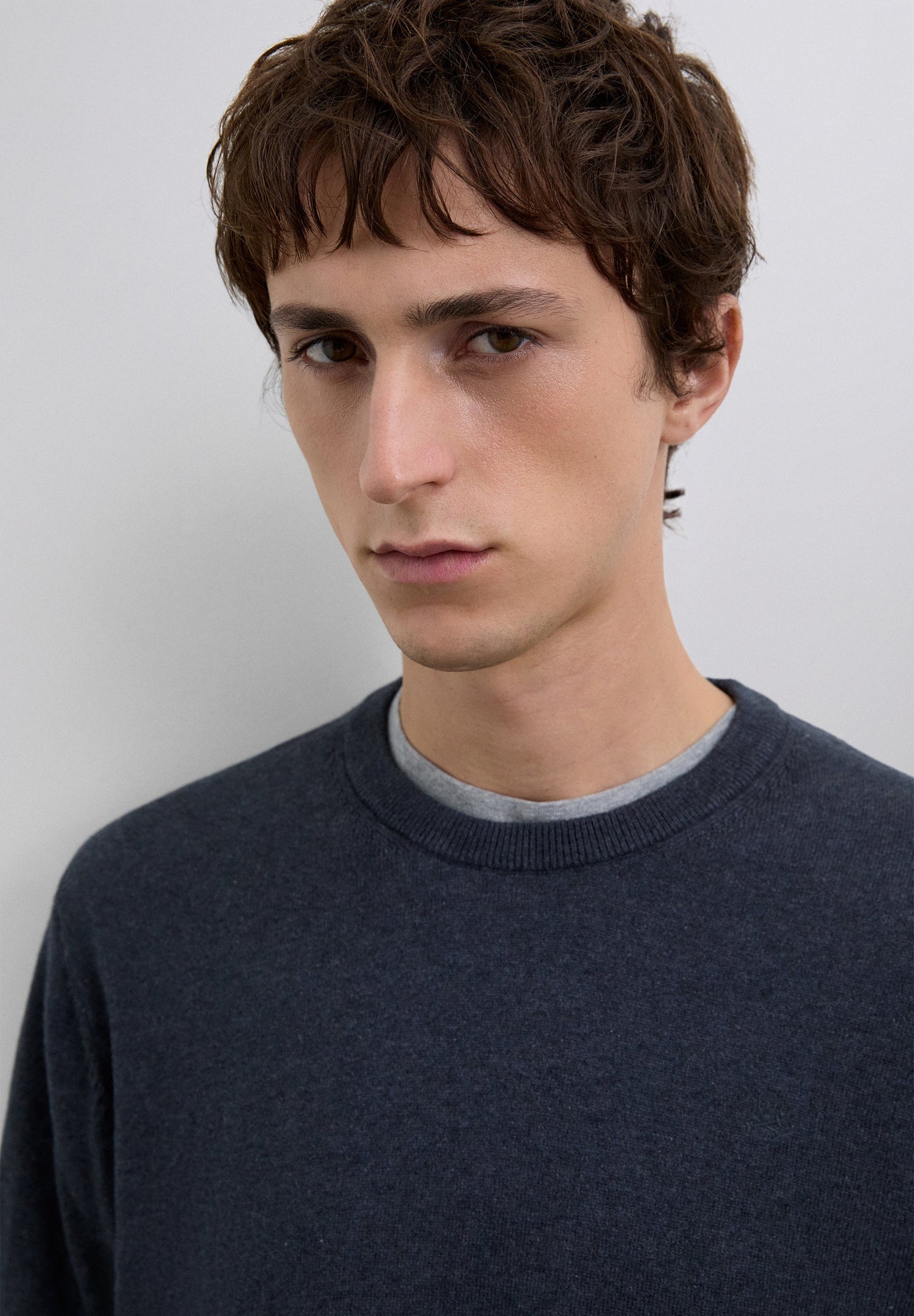 SWEATER WITH EMBROIDERED SKULL