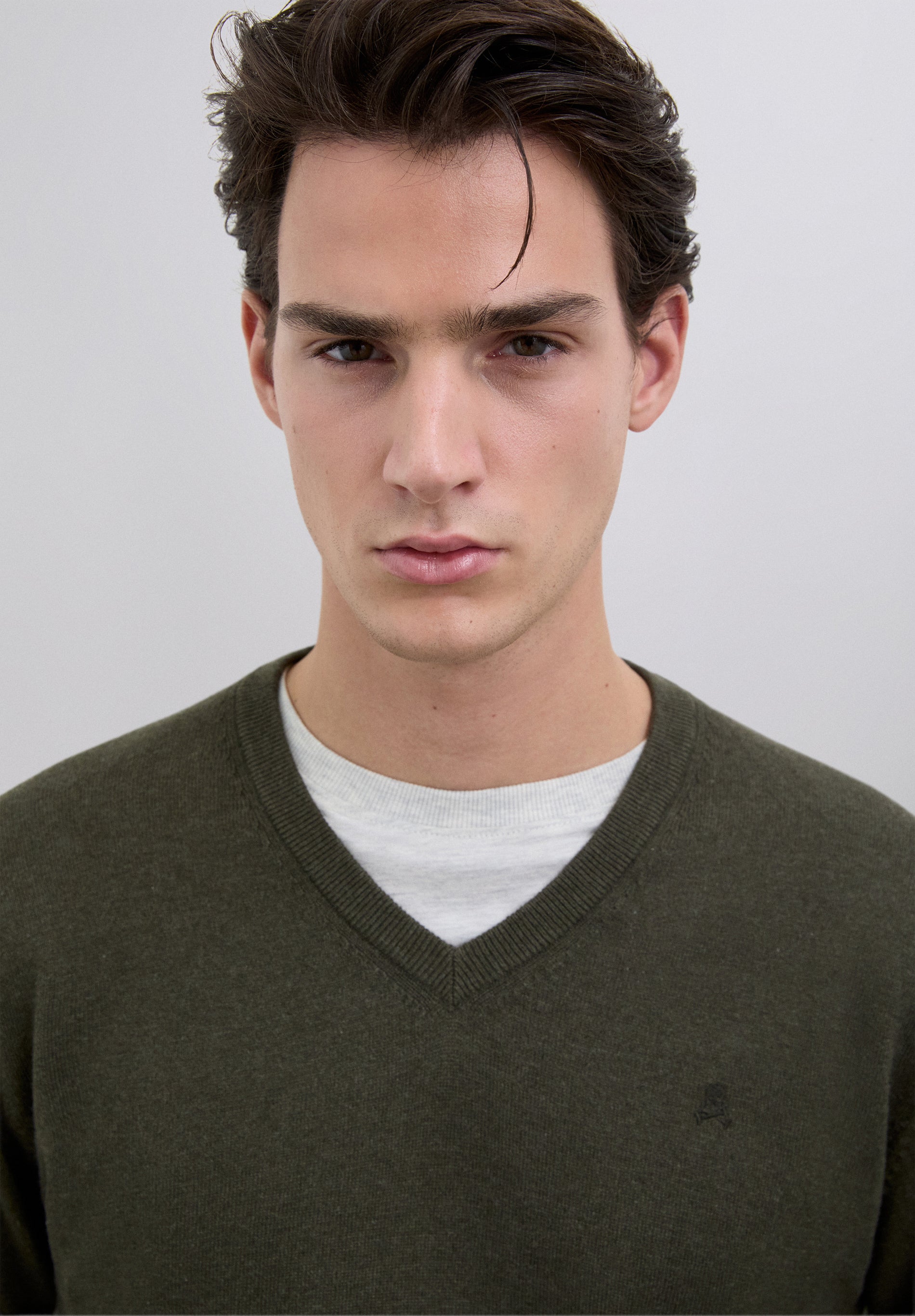 V-NECK SKULL SWEATER