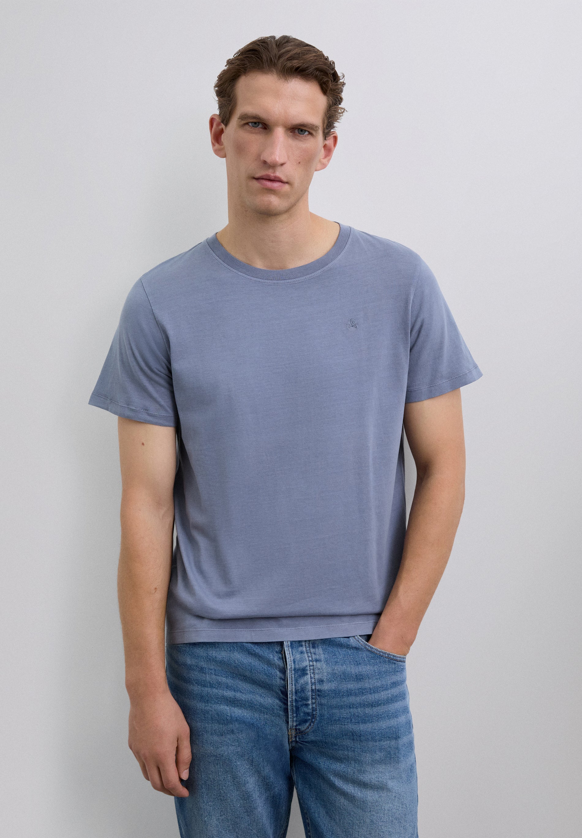 T-SHIRT WITH MATCHING EMBROIDERED SKULL