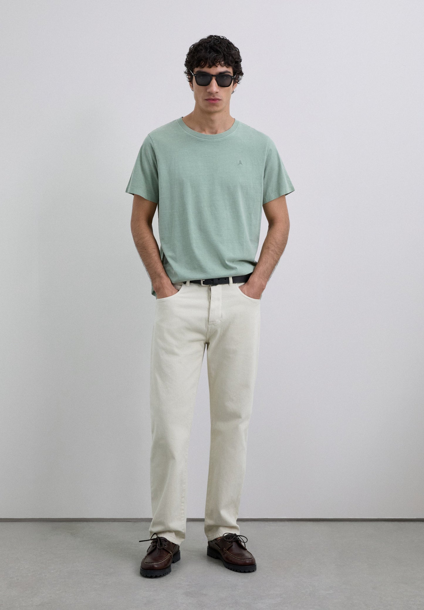 CAMISETA CALAVERA BORDADA TONO - Scalpers