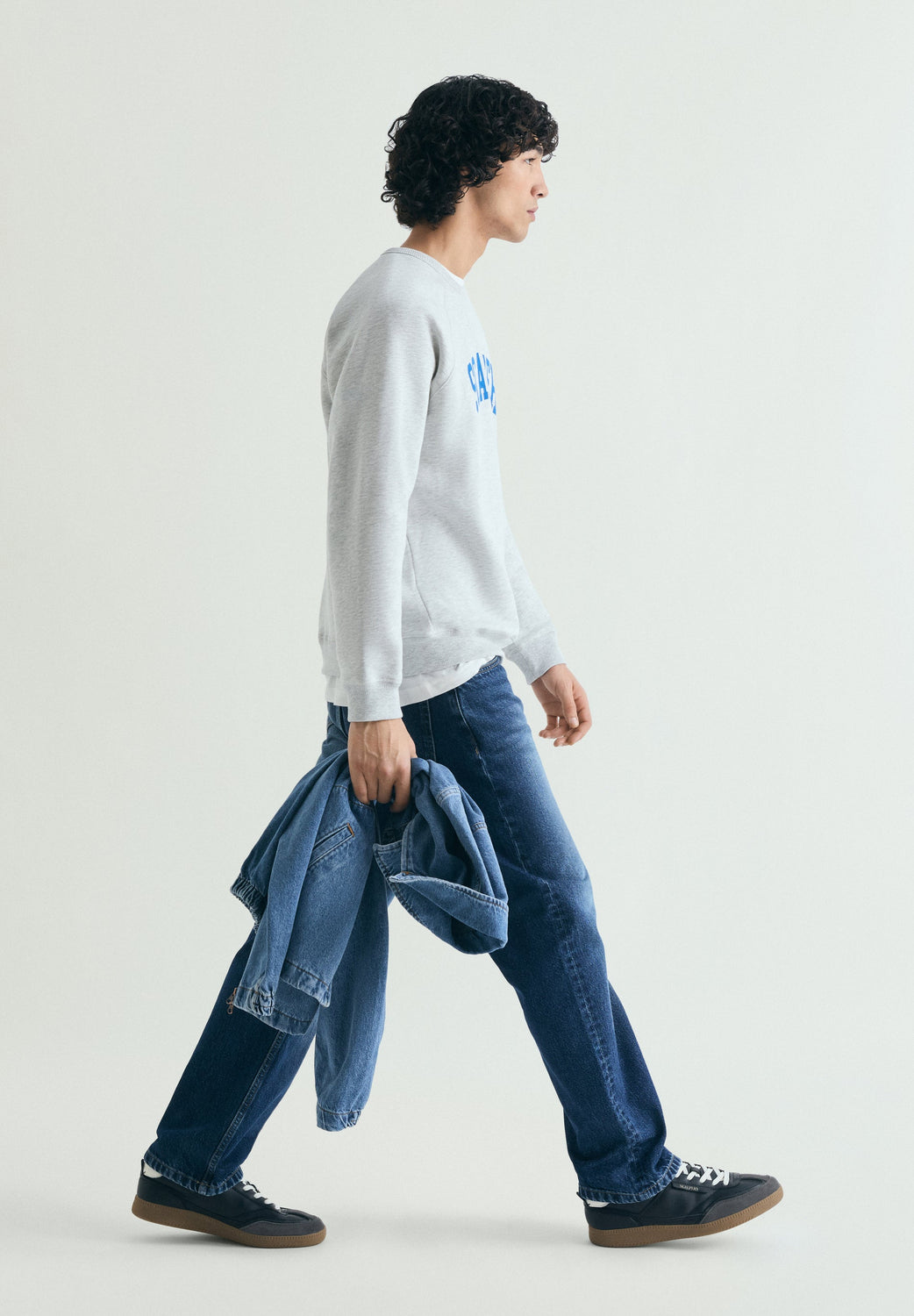 SUDADERA ESTAMPADA VARSITY - Scalpers