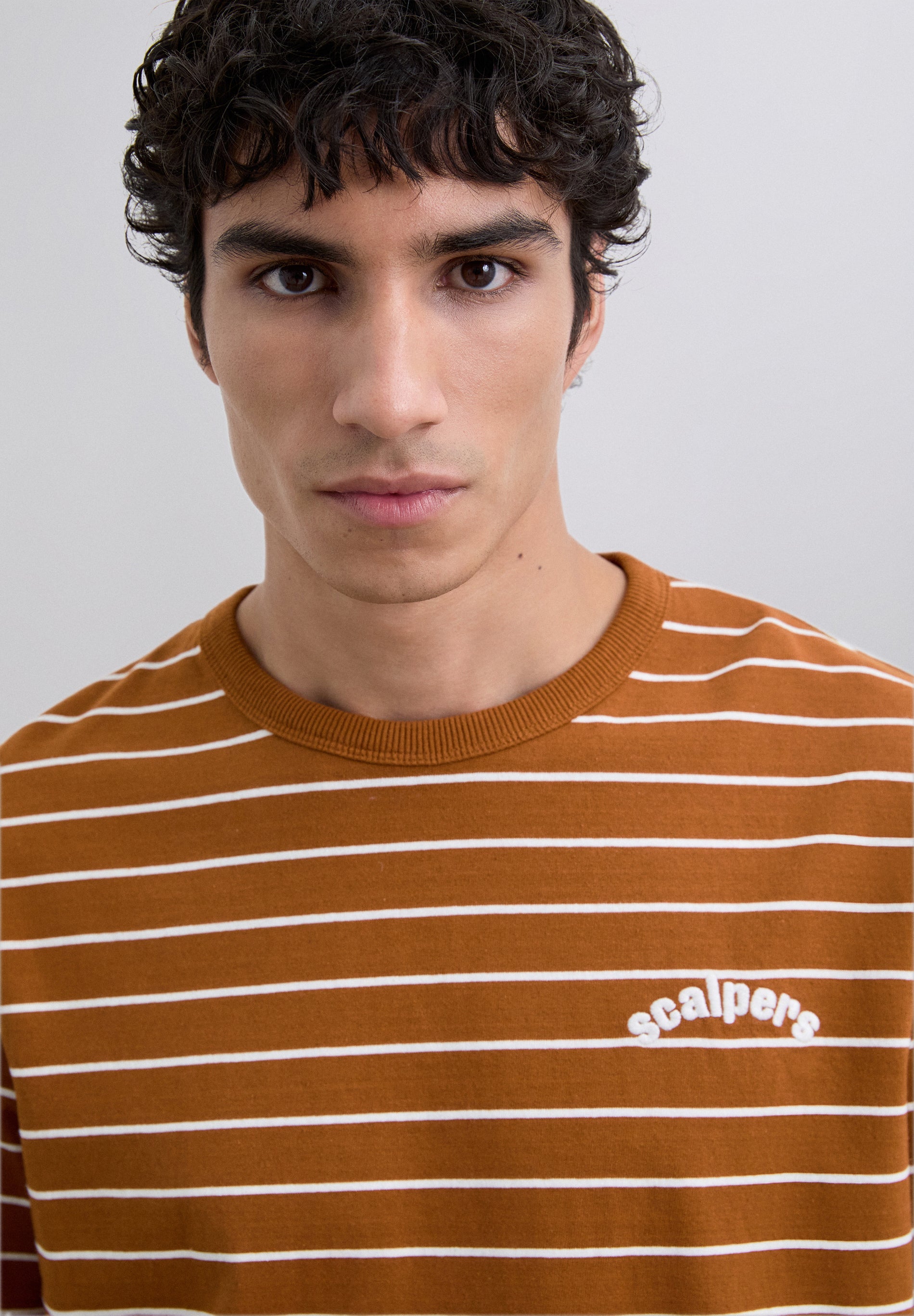 SCSTRIPESEMB TEE
