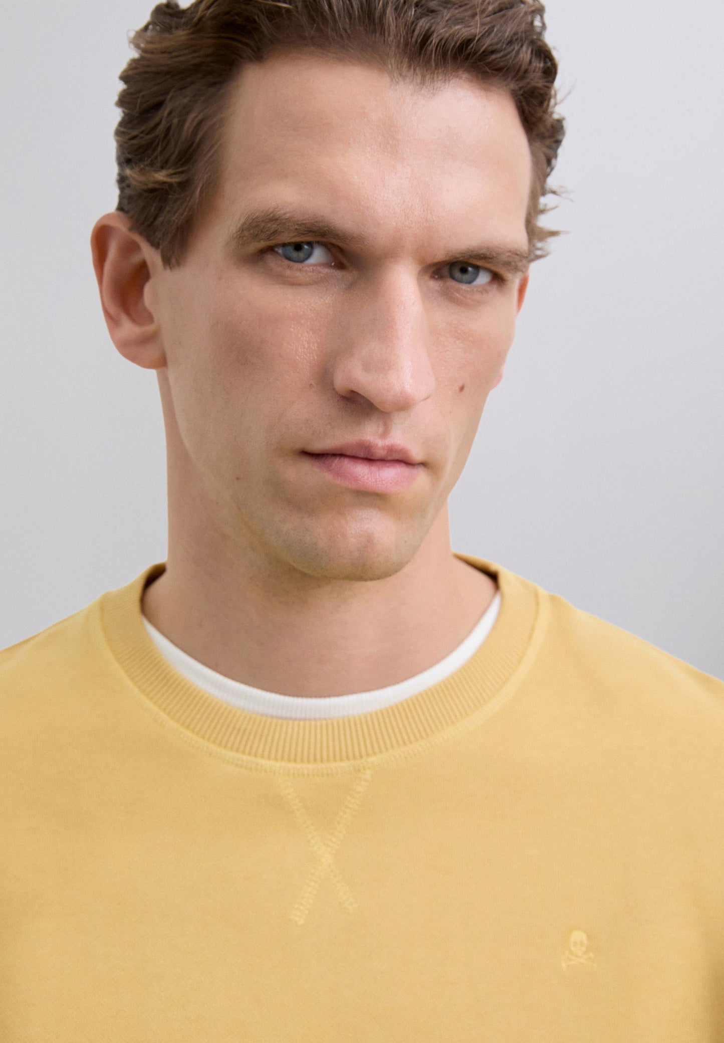 SWEATSHIRT WITH EMBROIDERED SKULL