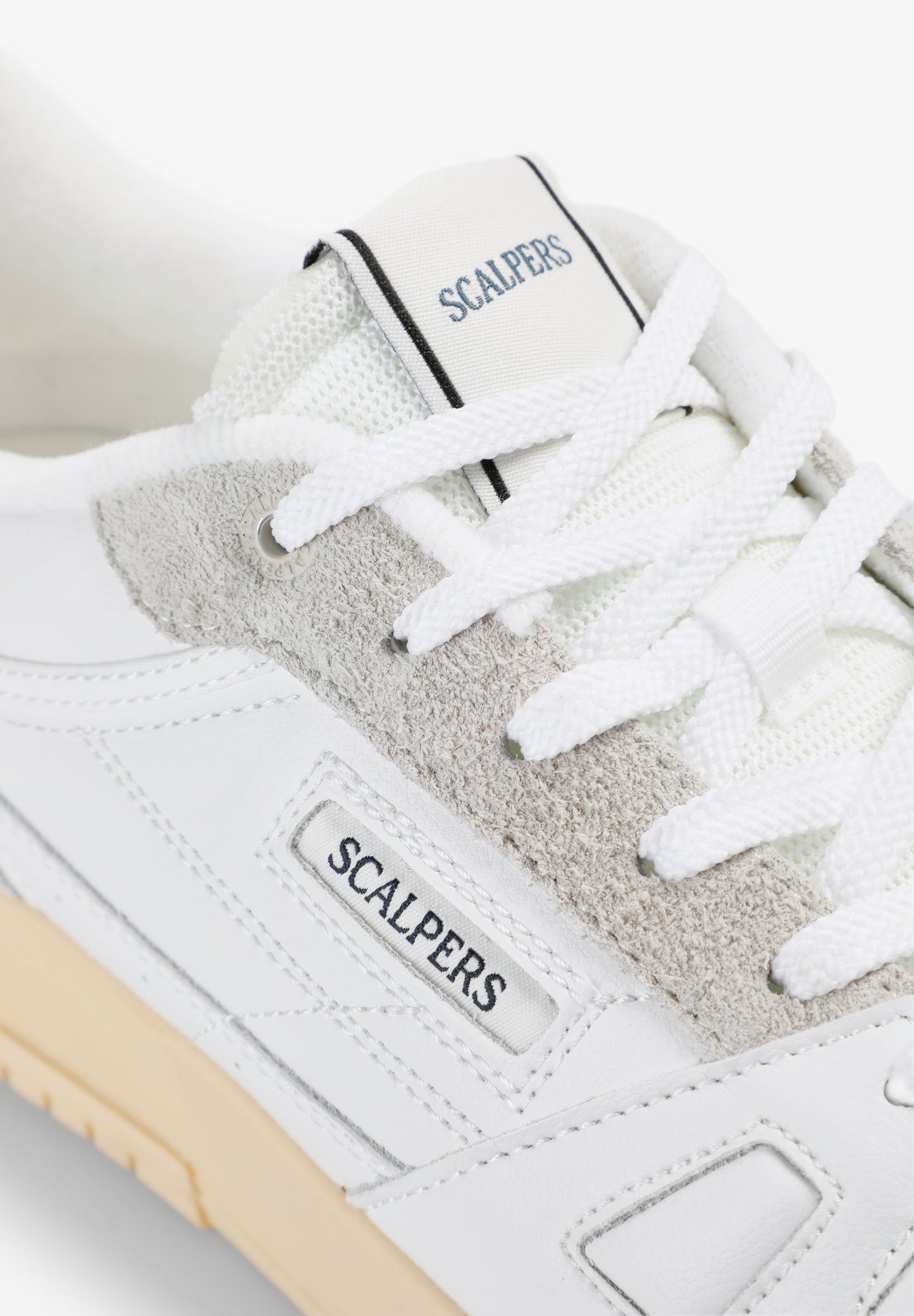 SCMILES SNEAKERS