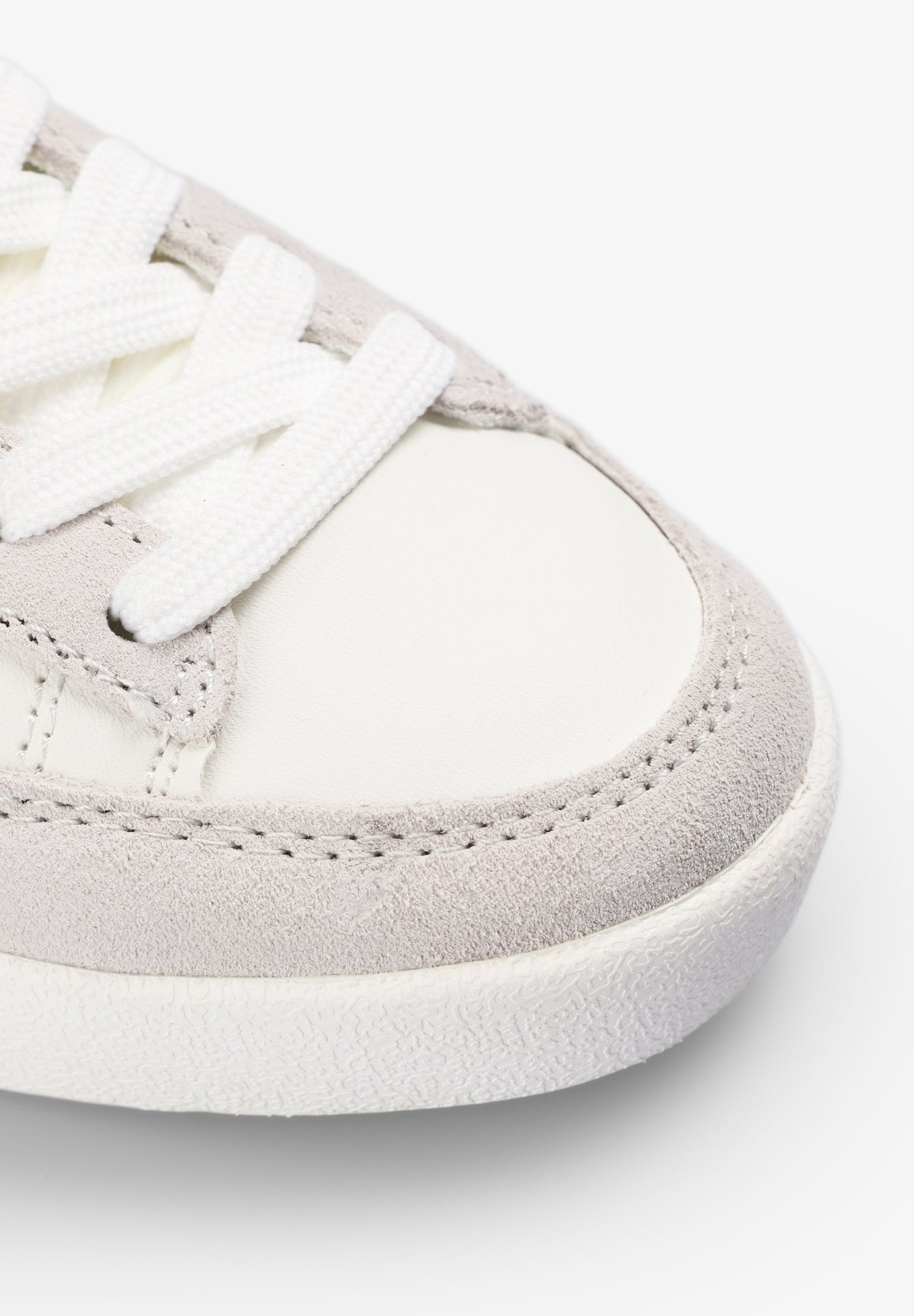 SNEAKERS WITH CONTRAST SKULL