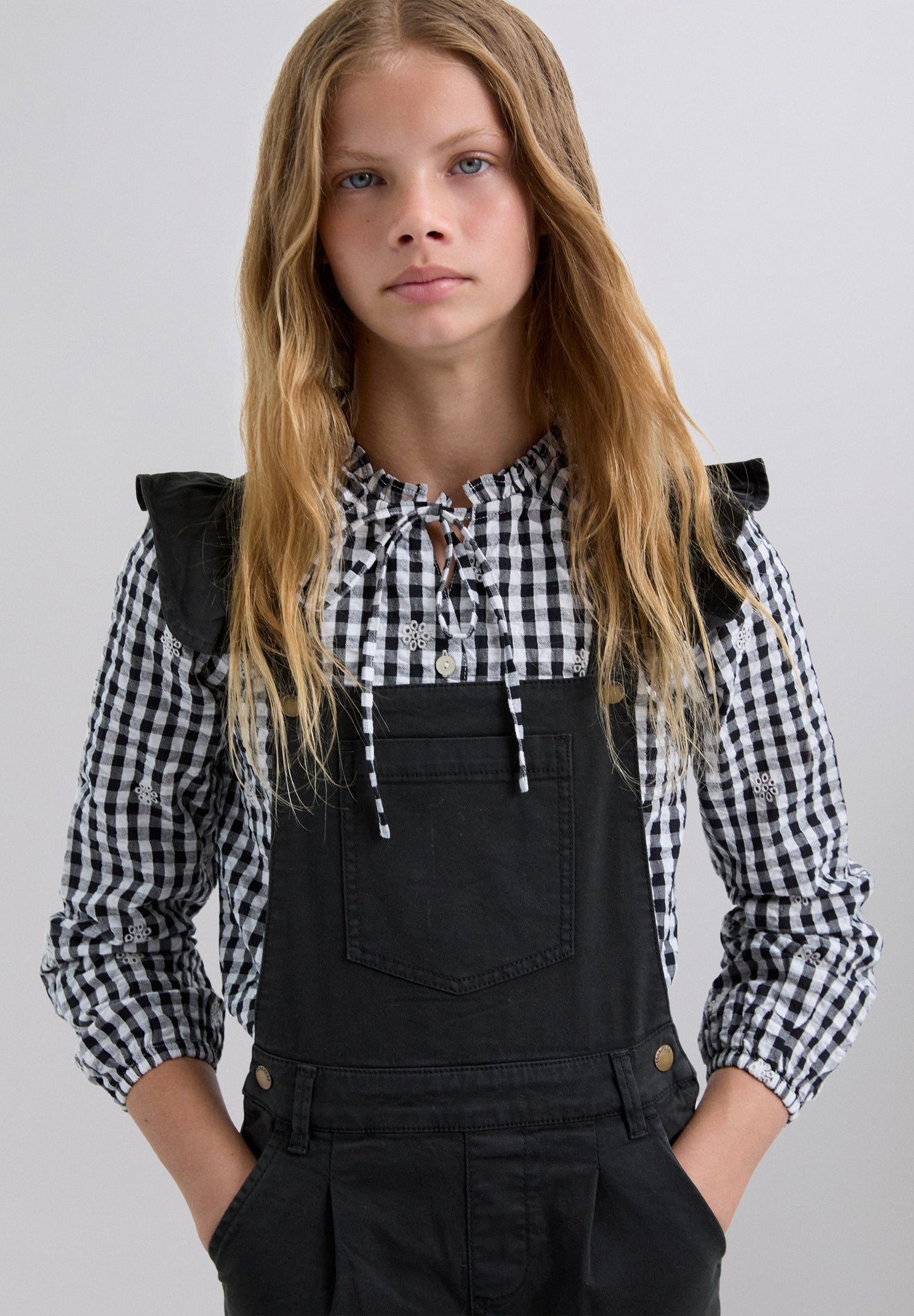 DUNGAREES WITH RUFFLES