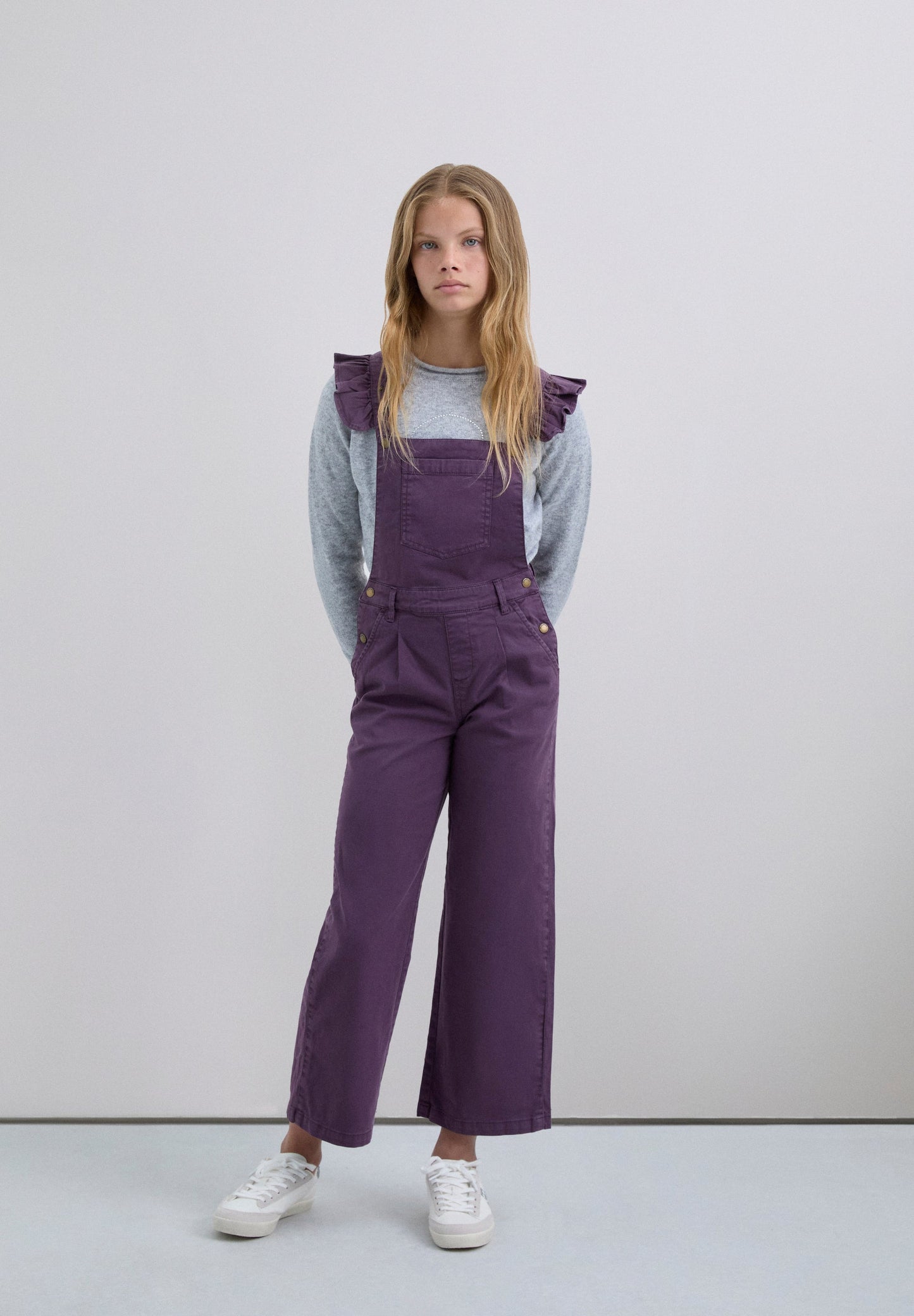 DUNGAREES WITH RUFFLES