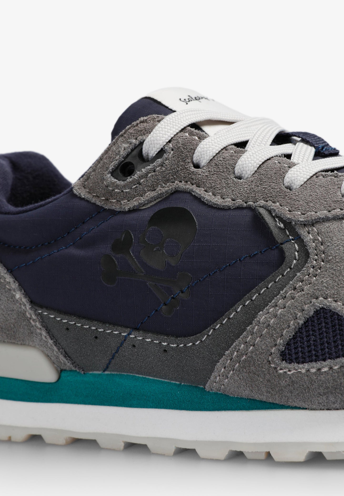 LEATHER SNEAKERS WITH SIDE SKULL