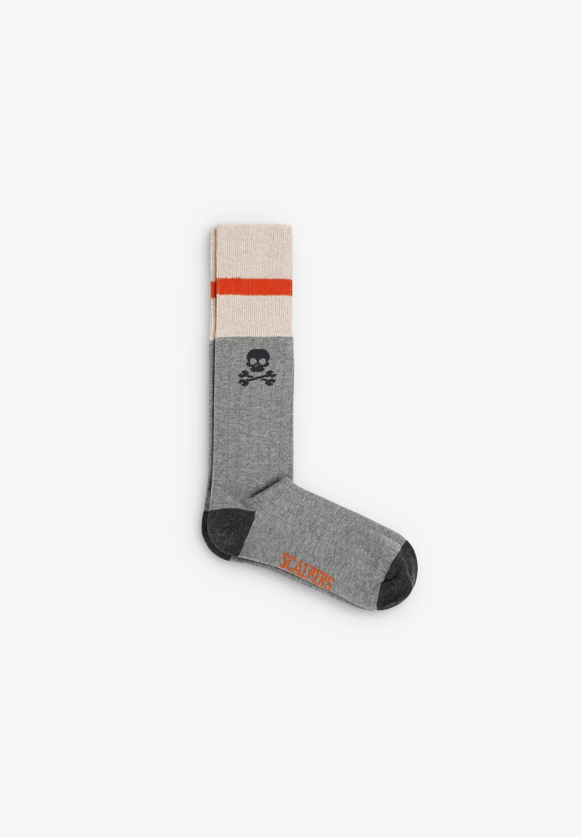 CONTRAST SKULL SOCKS