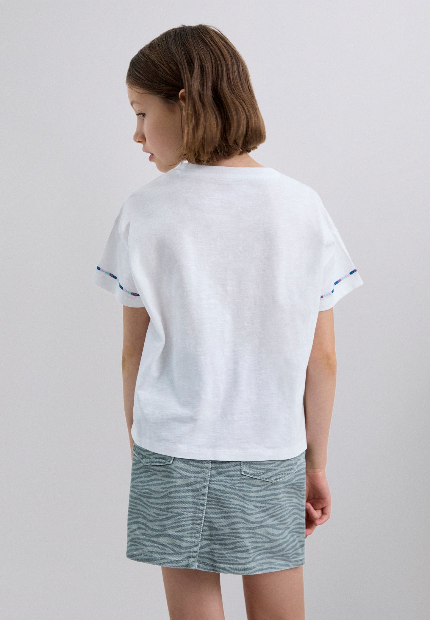 T-SHIRT WITH THREE-TONE EMBROIDERED SKULL