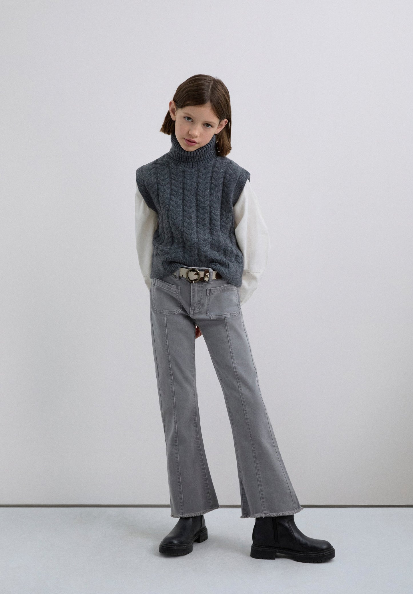 HIGH NECK KNIT VEST