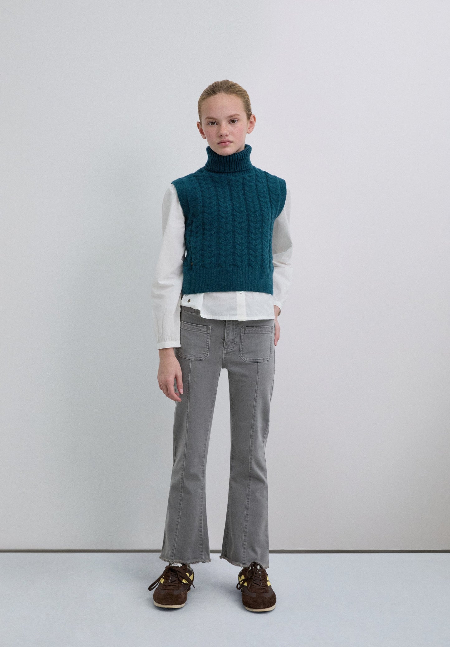 HIGH NECK KNIT VEST