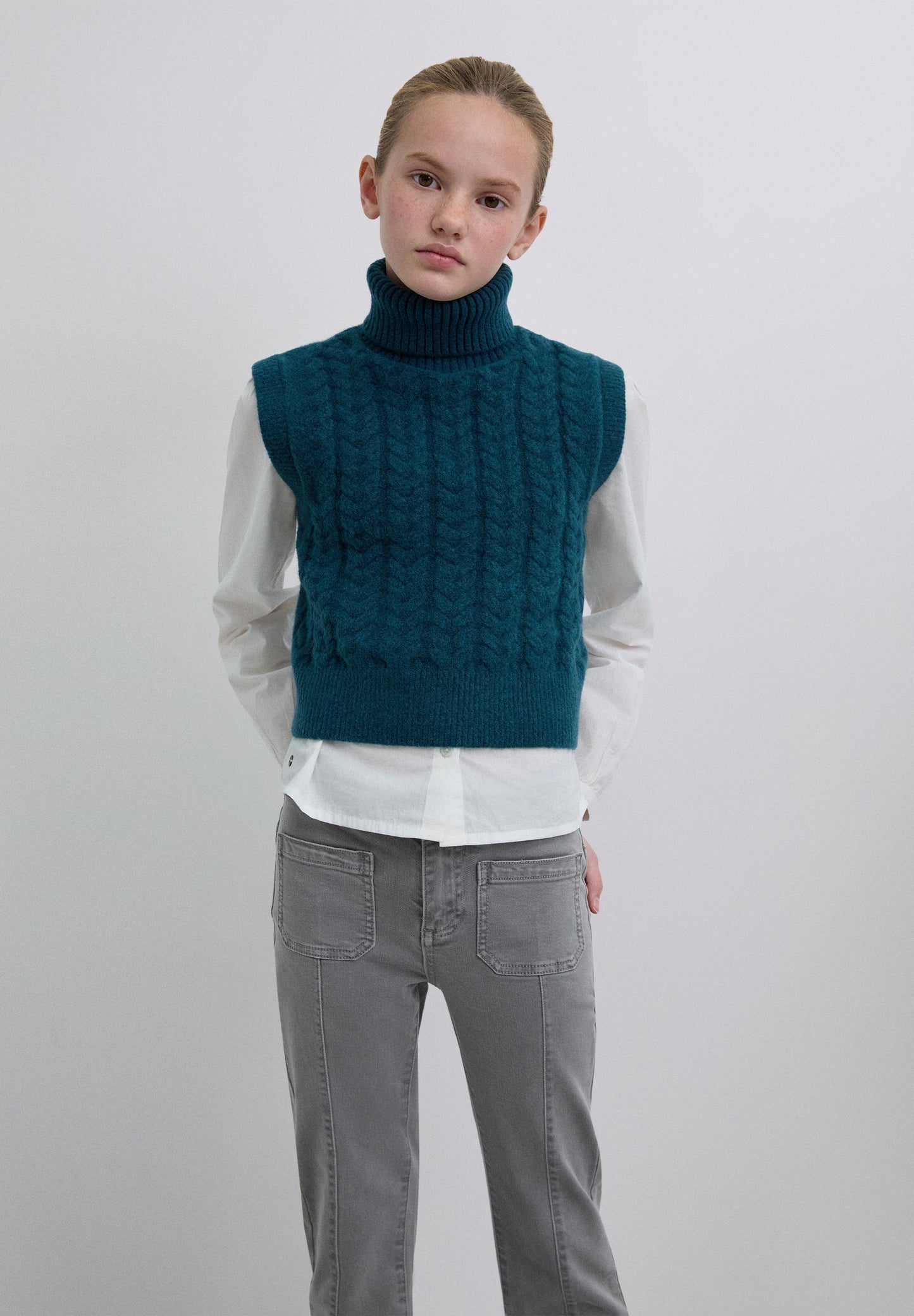 HIGH NECK KNIT VEST