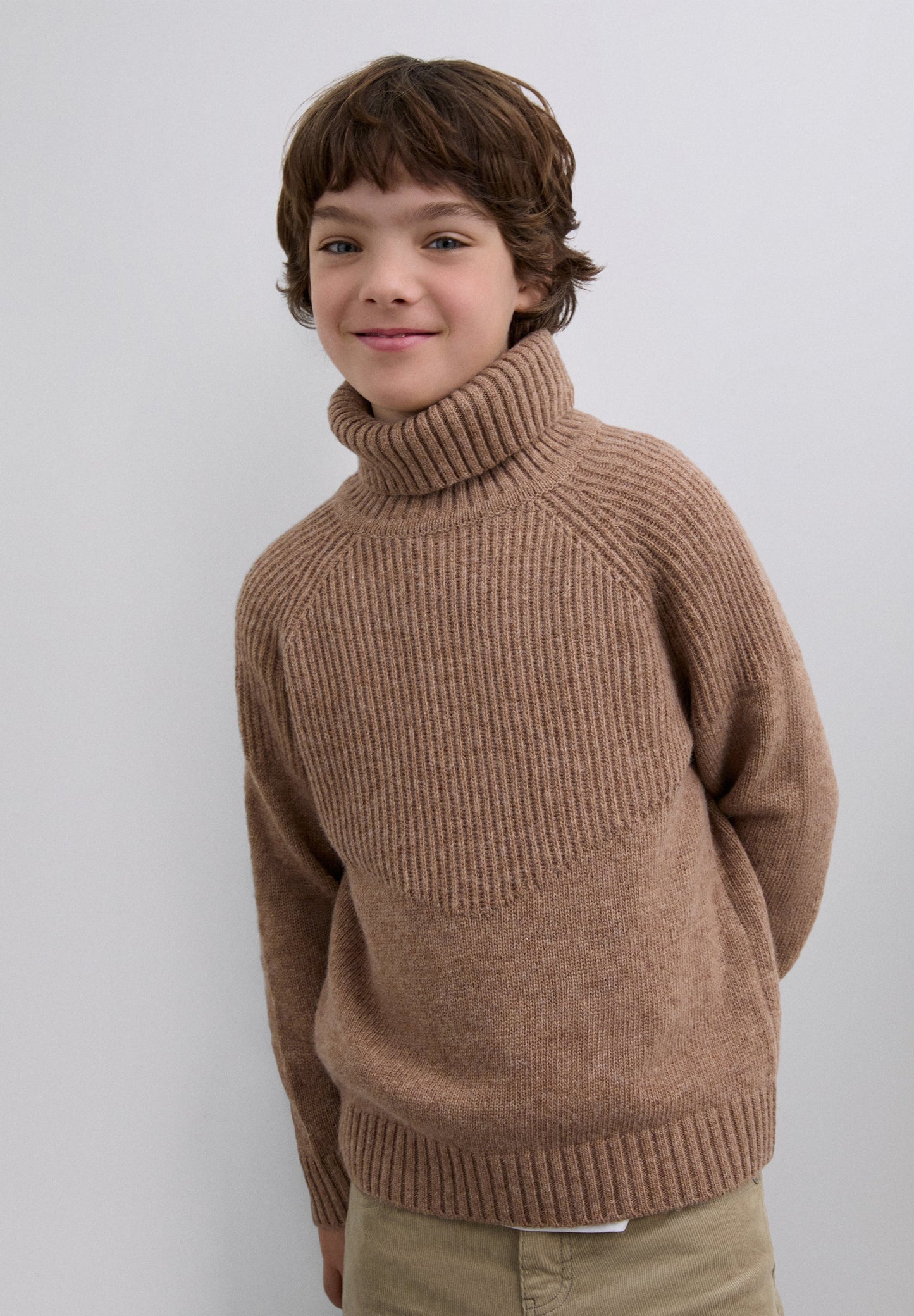 HIGH ROUND NECK RIBBED SWEATER