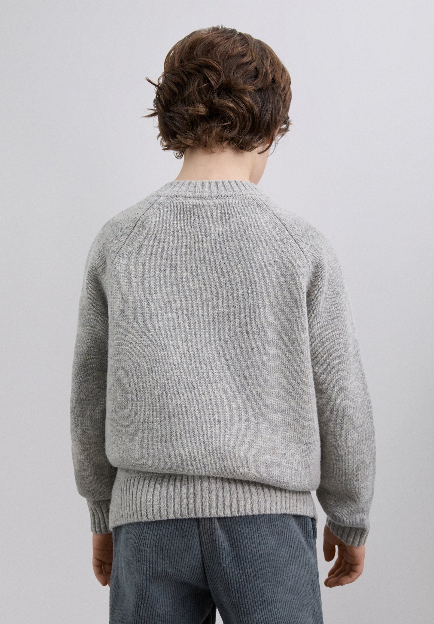 ROUND NECK SWEATER